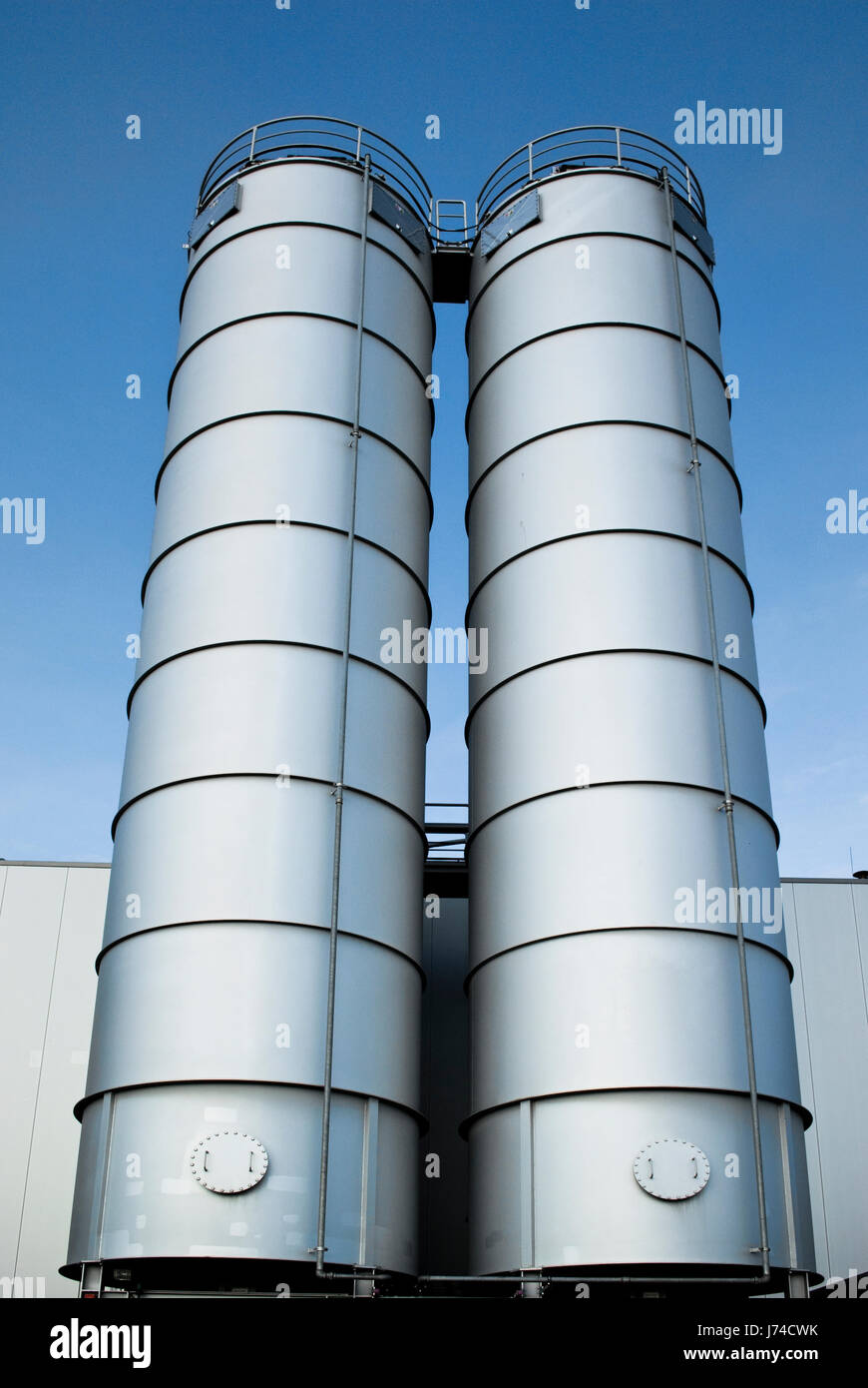 Industrie Metall-Container Chemie Silo Bestimmung Lager Lager Puffer Lager  worms Stockfotografie - Alamy