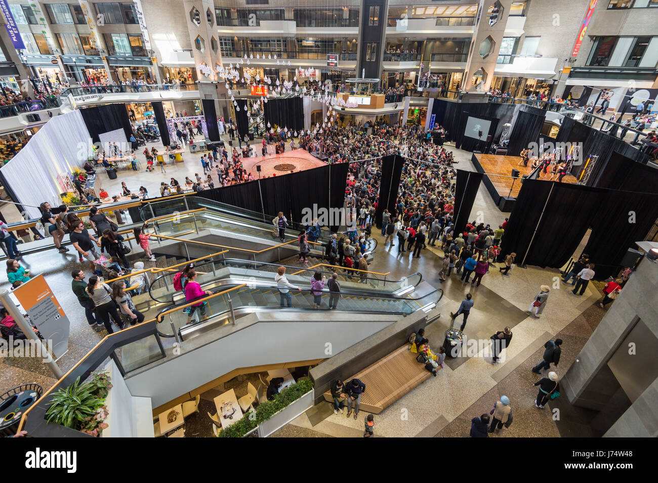 Montreal, CA - 21. Mai 2017: Complexe Desjardins ist eine berühmte Mall in Montreal Stockfoto