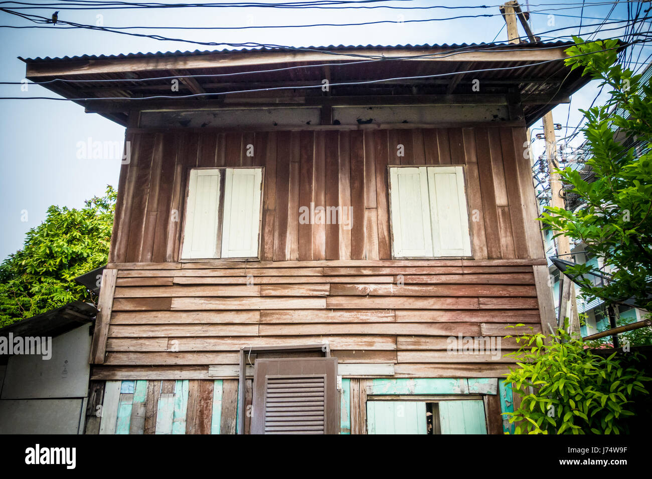 Tropischen Holzhaus mit Fenster, Thailand Stockfoto
