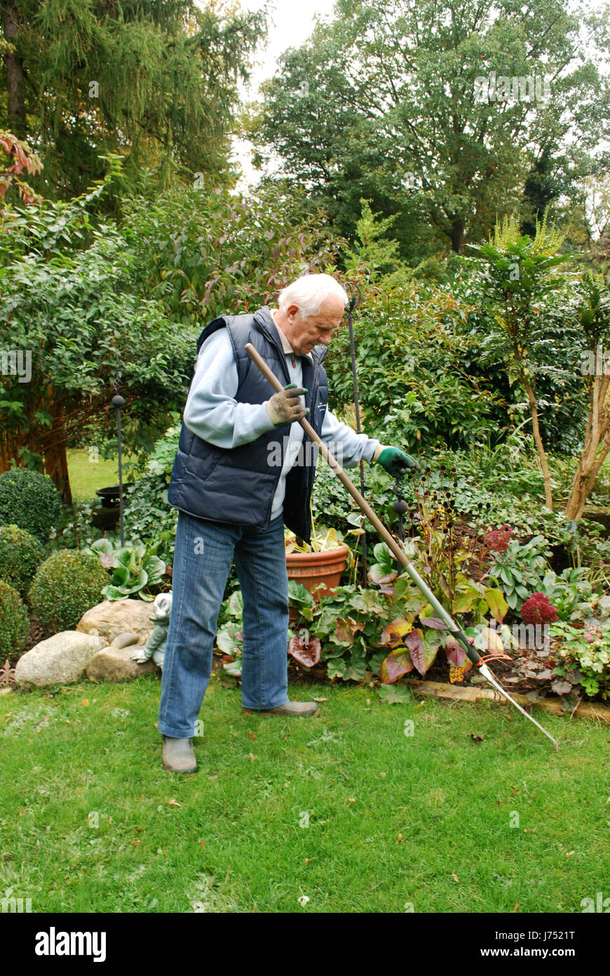 Garten aktiv Gärtner im Garten Gärten Rentner Alter Rentner Rentner