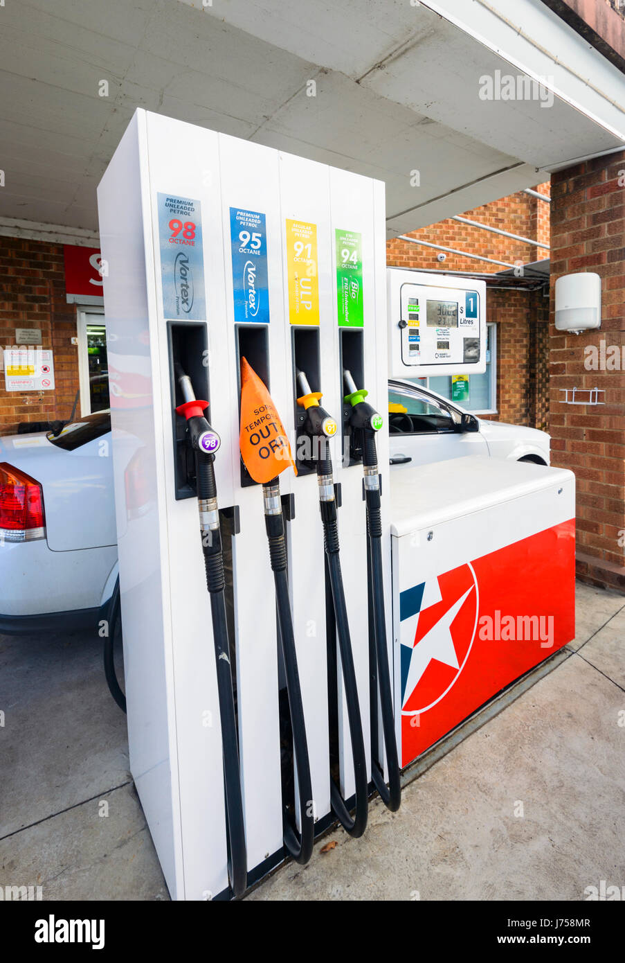 Kraftstoffpumpe mit einem Bowser außer Betrieb, New South Wales, NSW, Australien Stockfoto