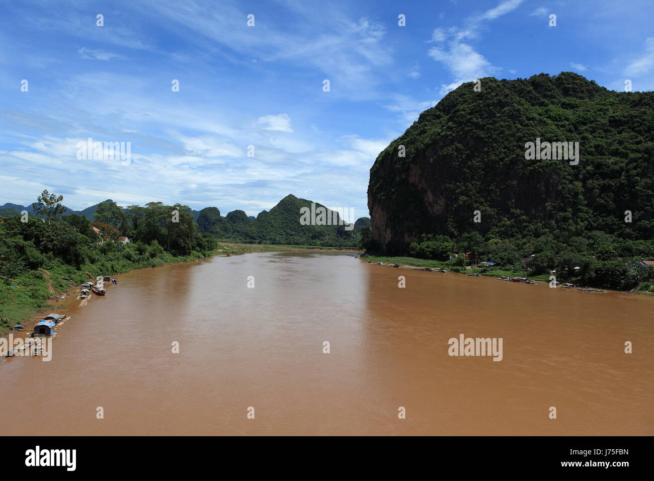 Asia Viet Nam Vietnam Fluss Wasser Umwelt Enviroment Farbe Stein Holz Asien Stockfoto