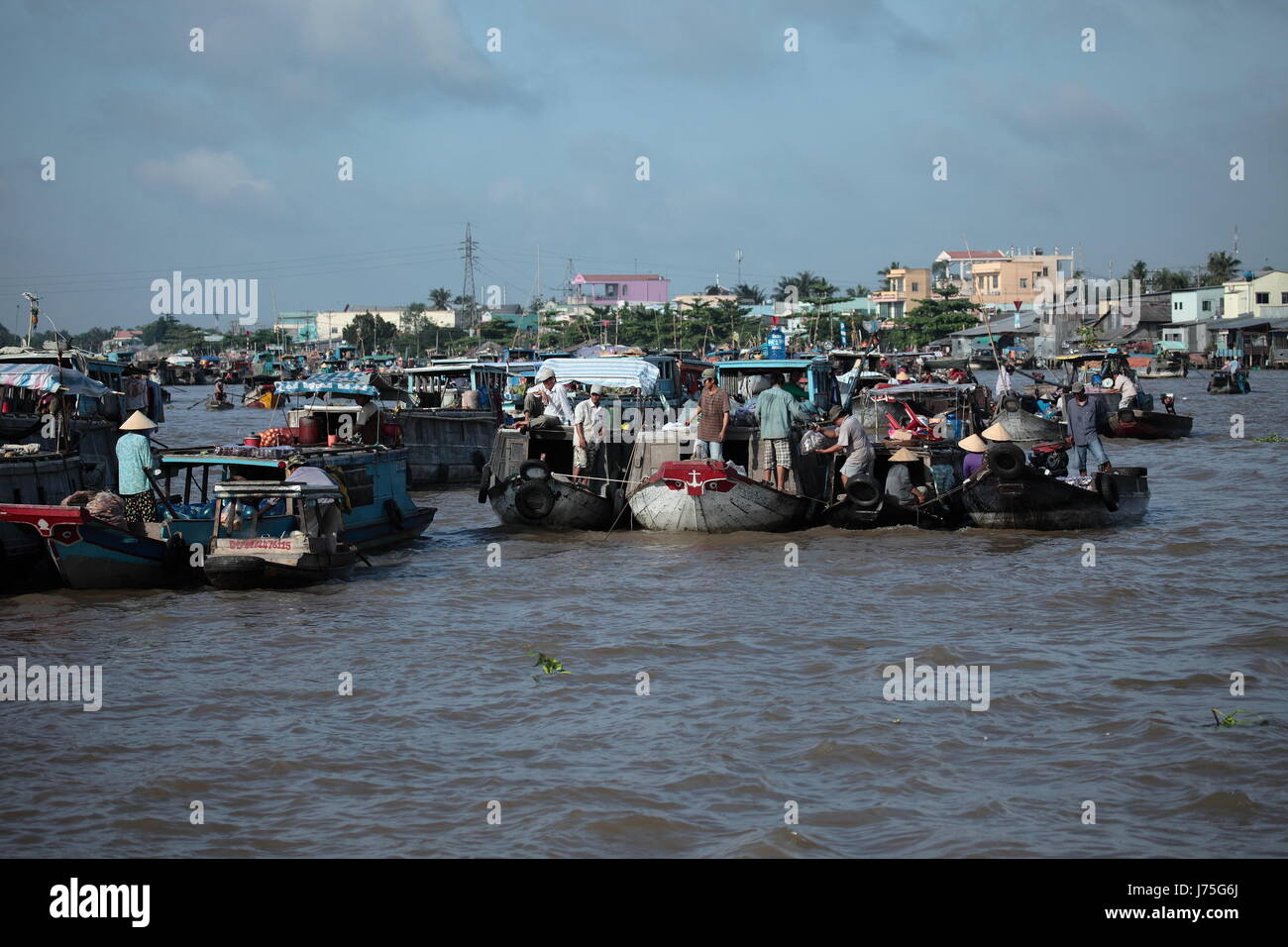 Asien-Vietnam-Vietnam wöchentlich Markt Marktplatz Flohmarkt Fluss Wasser Rudern Stockfoto