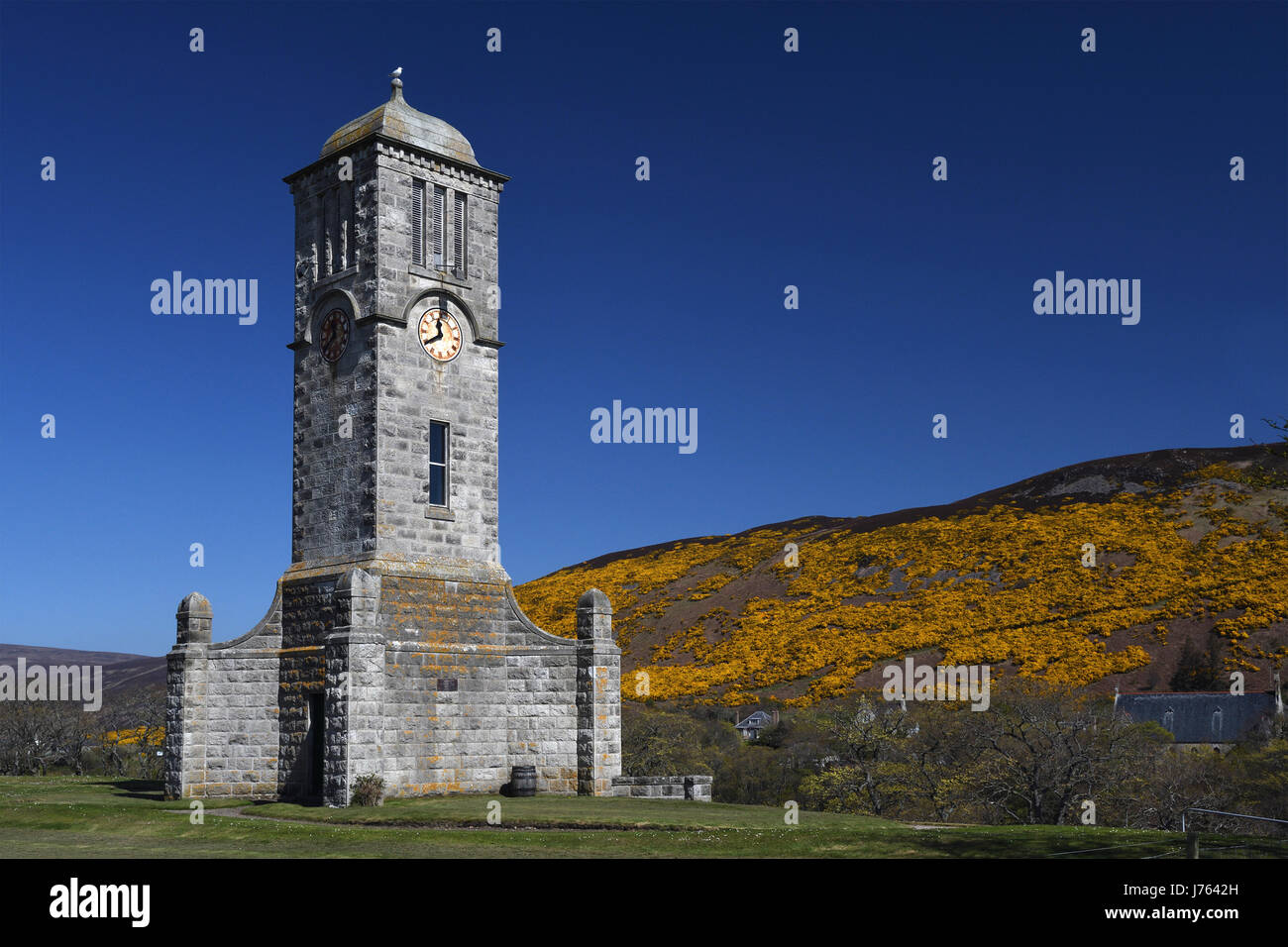 Helmsdale, Clocktower, Denkmal; Fluß Helmsdale; Sutherland, Schottland Stockfoto