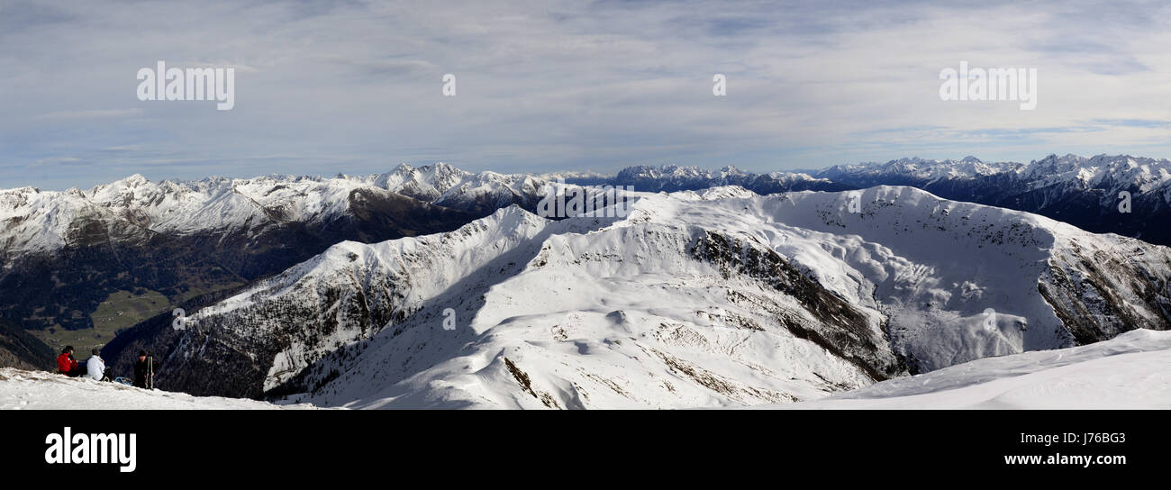 Bergen Süd Tirol Gletscher Ski Weg Schnee Berg Pause Rest Pause blau Stockfoto