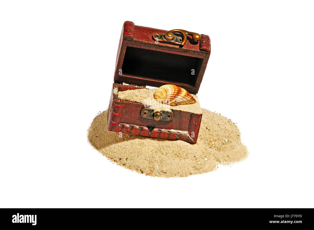isolierte Piraten Schatz Brust Sand Sand Shell isolated optional ausblenden Piraten Stockfoto
