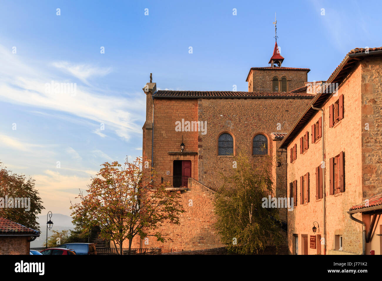 Frankreich, Rhone, Beaujolais Region, Oingt, beschriftet Les Plus Beaux Dörfer de France (die schönsten Dörfer Frankreichs), die Kirche Stockfoto