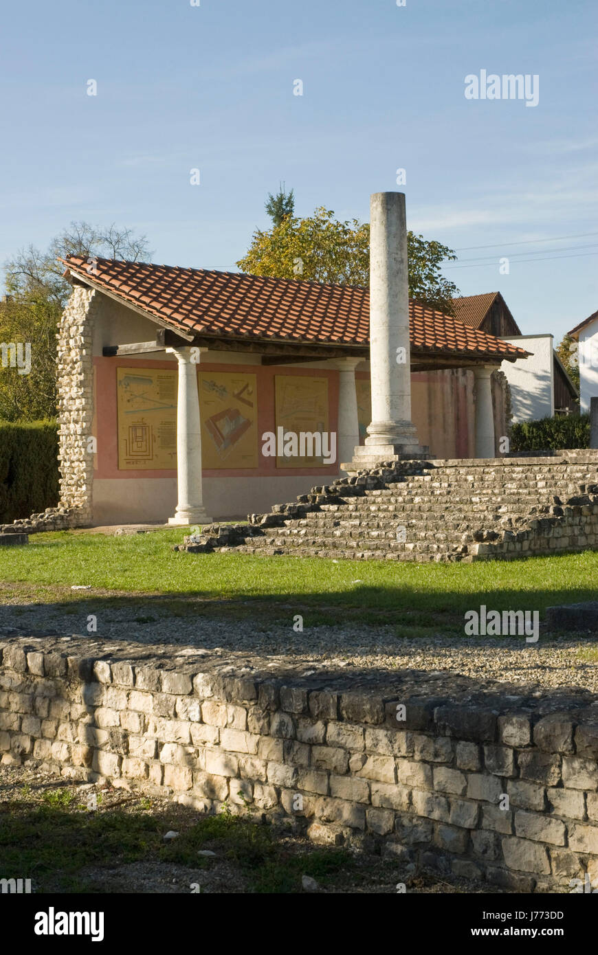Tempel-Bayern römische Schwaben Treppen historische Spalten Bayern Tempelmauer Stockfoto