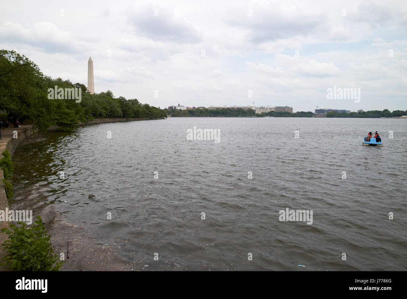 Gezeitenbecken an einem dumpfen bewölkten Tag Washington DC USA Stockfoto