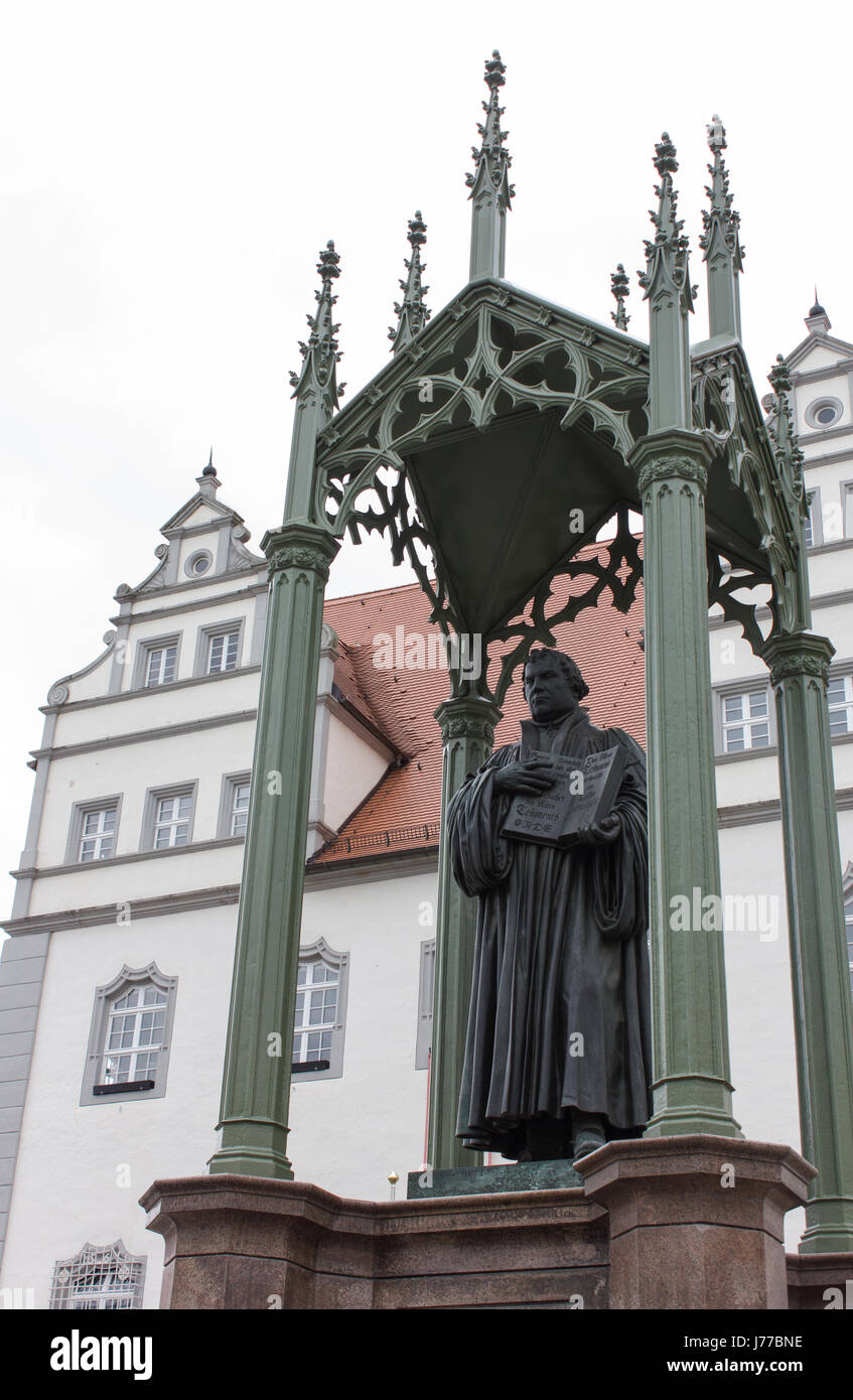 Skulptur des Reformators Martin Luther in Wittenberg Stockfoto