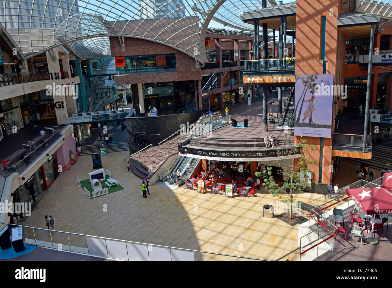 Bristol, UK. 24. Mai 2017. Galerien-Einkaufszentrum sehr ruhig nach Manchester Angriff. Bildnachweis: Robert Timoney/Alamy Live-Nachrichten Stockfoto