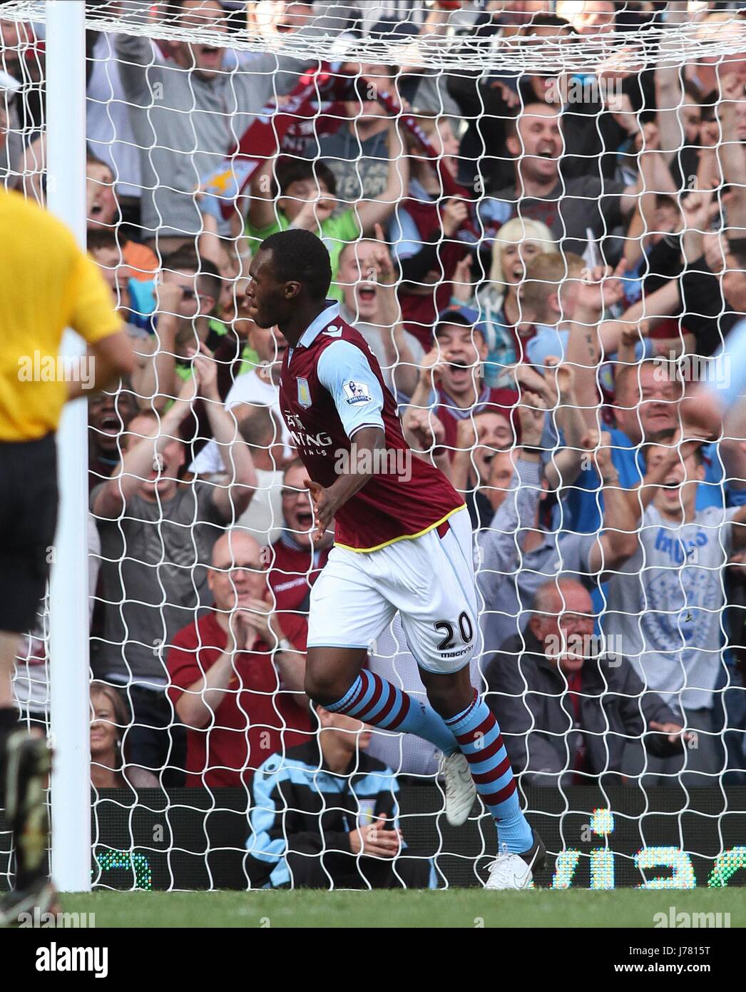 CHRISTIAN BENTEKE Partituren Ziel ASTON VILLA ASTON VILLA BIRMINGHAM ENGLAND UK 15. September 2012 Stockfoto