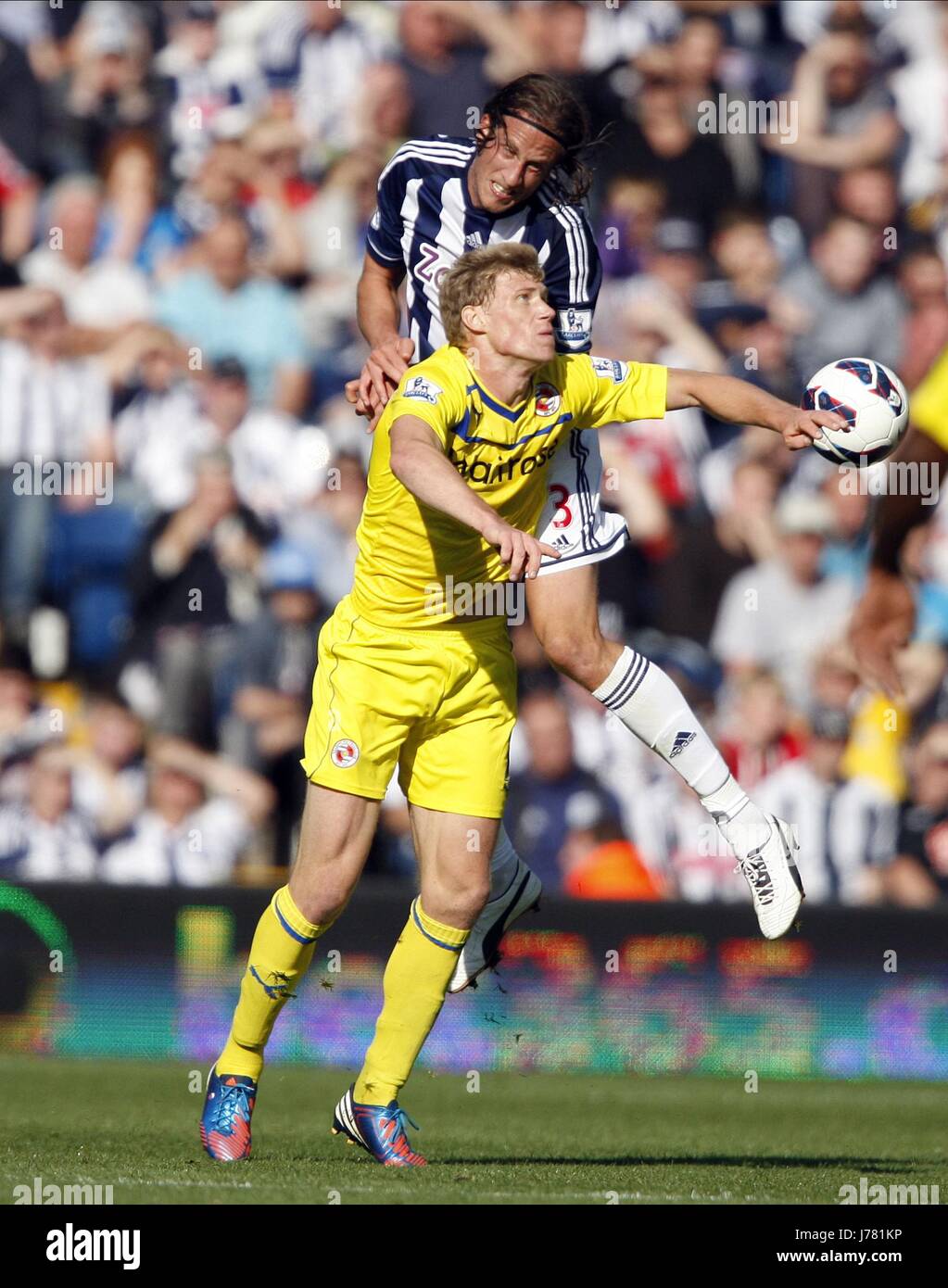 PAVEL POGREBNYAK & JONAS OLSEN WEST BROMWICH ALBION V lesen HAWTHORNS WEST BROMWICH ENGLAND 22. September 2012 Stockfoto