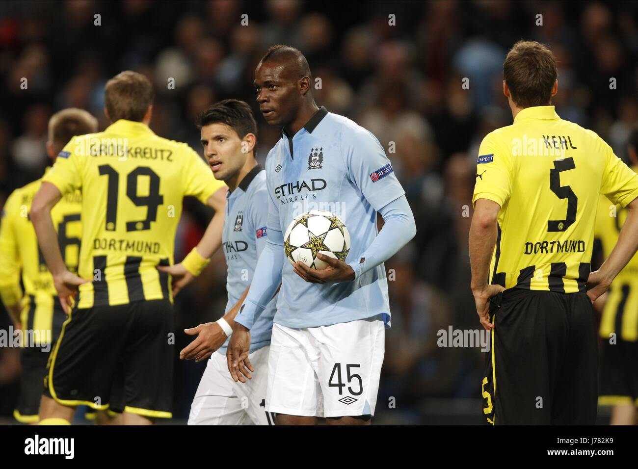 MARIO BALOTELLI MANCHESTER CITY V BORUSSIA DOR ETIHAD STADIUM MANCHESTER ENGLAND 3. Oktober 2012 Stockfoto