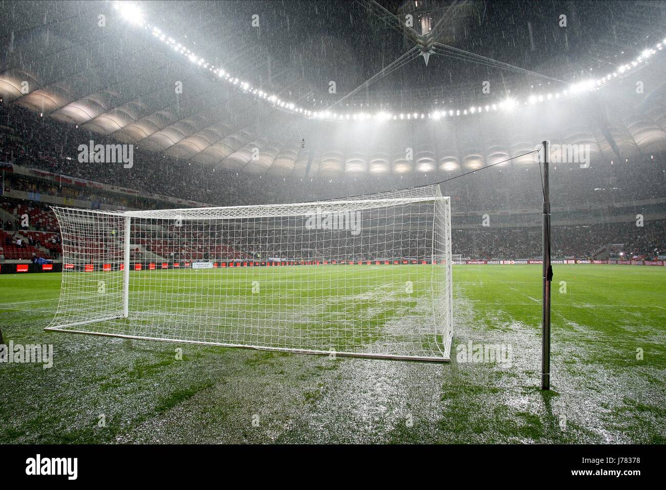 Wasser angemeldet Ziel Mund Polen V ENGLAND das Nationalstadion Warschau Polen 16. Oktober 2012 Stockfoto