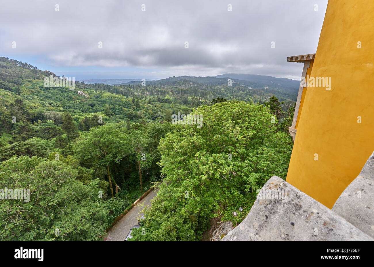 Die Pena-Palast ist eine romantische Burg in São Pedro de Penaferrim, in der Gemeinde von Sintra, Portugal. Stockfoto