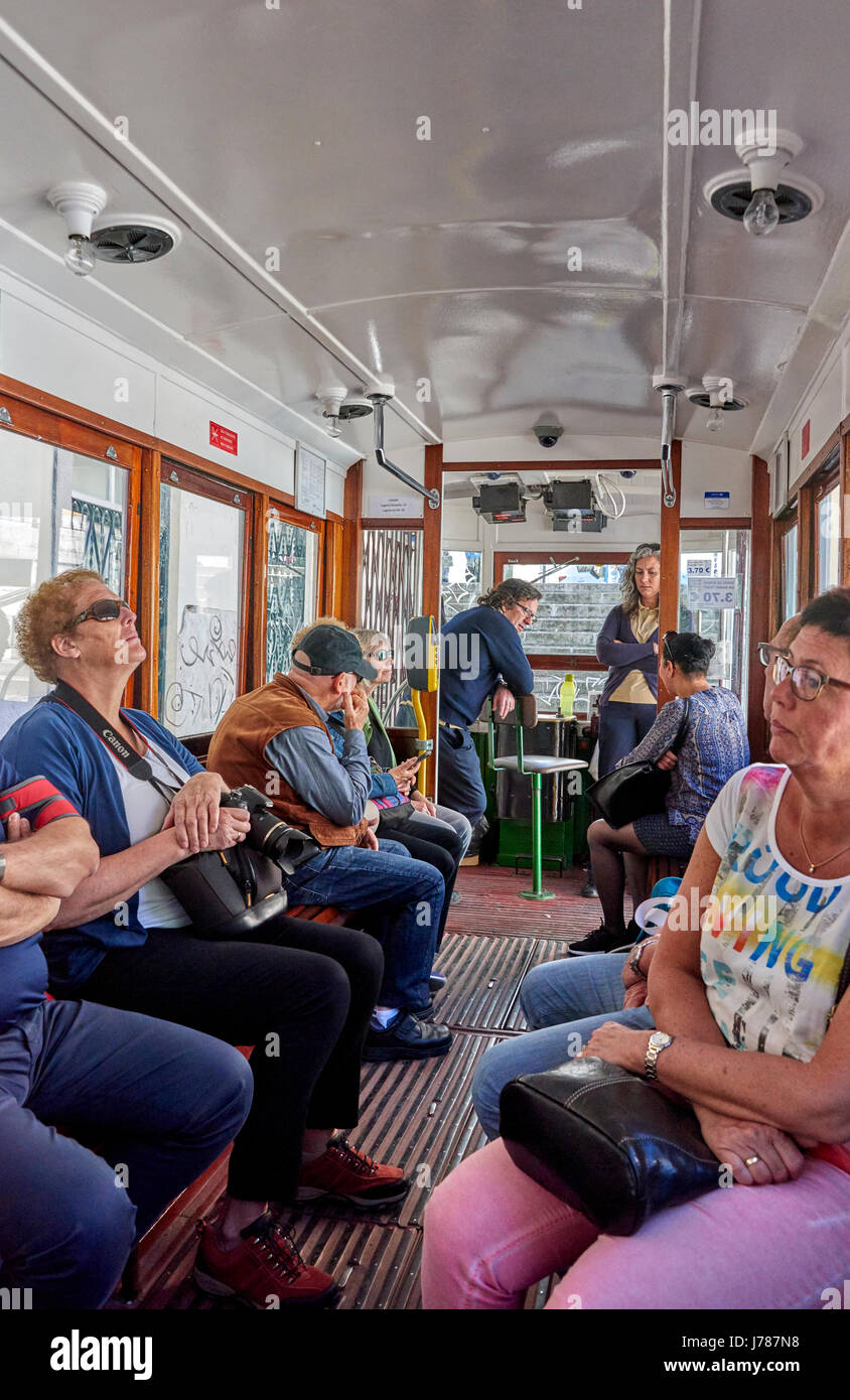 Die Lissabon-Tramnetz dient der Gemeinde von Lissabon Stockfoto