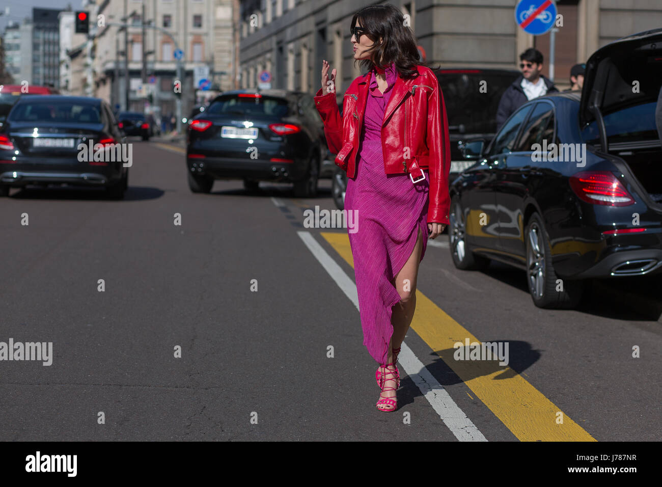 Eleonora Carisi auf den Straßen von Mailand während der Mailand Fashion Woche Herbst/Winter 2017 Stockfoto