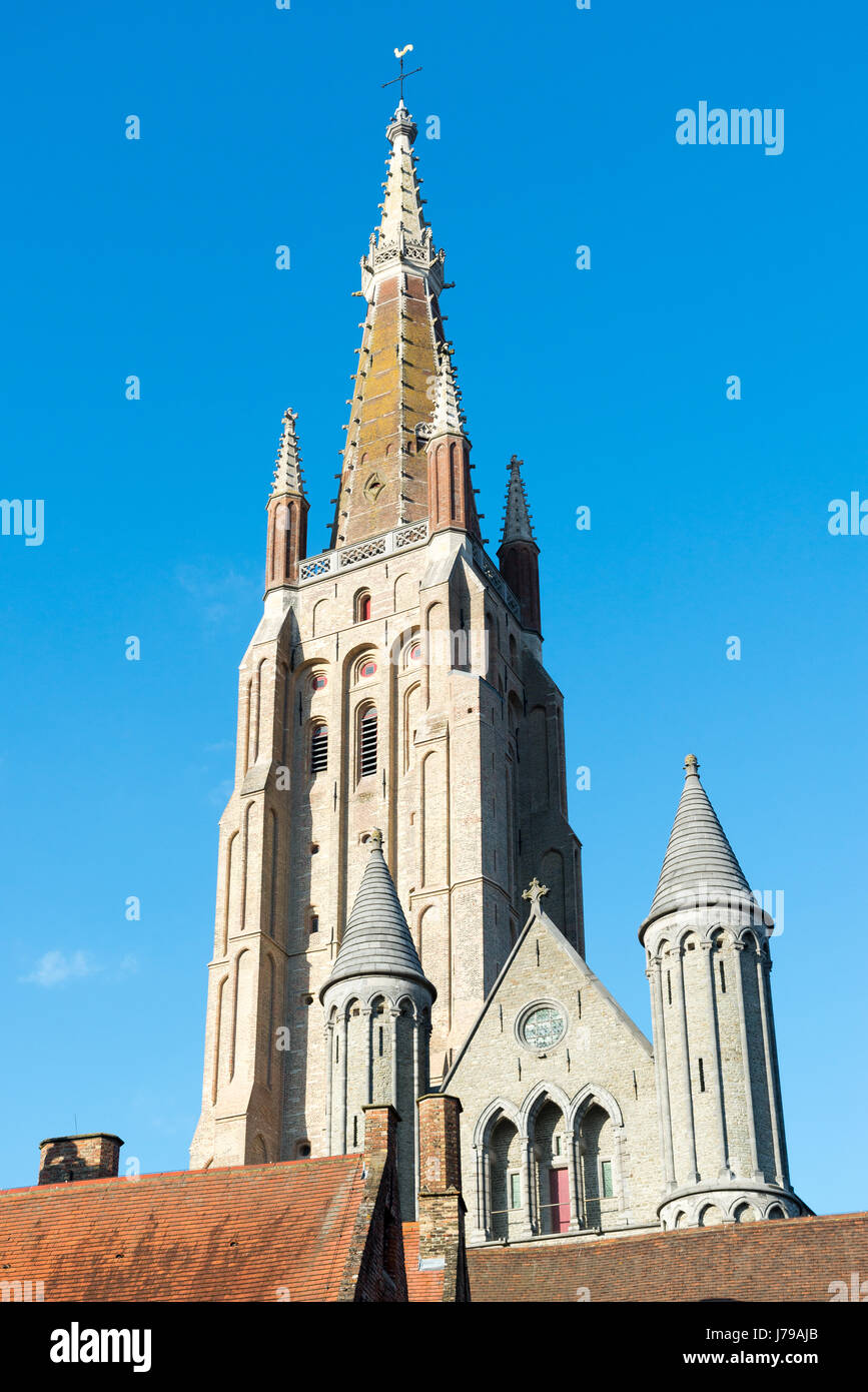 Sint-Salvator-Kathedrale am sonnigen Tag in Brügge, Belgien. Stockfoto