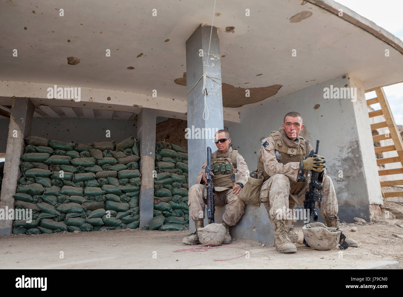 Us-marines Entspannen nach schweren Kämpfen während der Op moshtarak in marjah, Provinz Helmand in Afghanistan. Stockfoto
