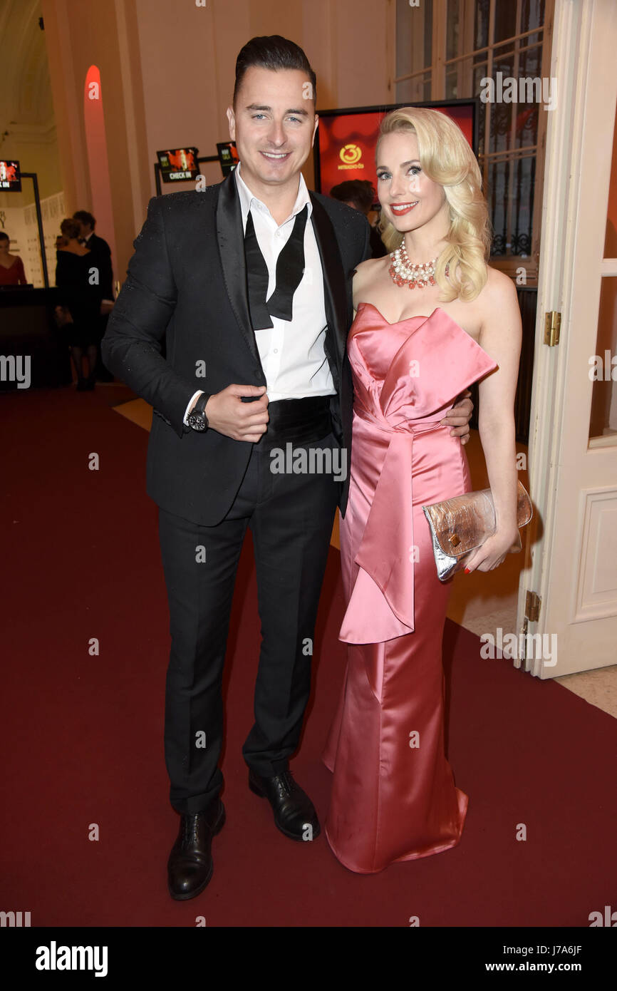 Kurier Romy 2017 in Hofburg.  Mitwirkende: Andreas Gabalier, Silvia Schneider Where: Wien, Österreich bei: 22. April 2017 Credit: WENN.com Stockfoto