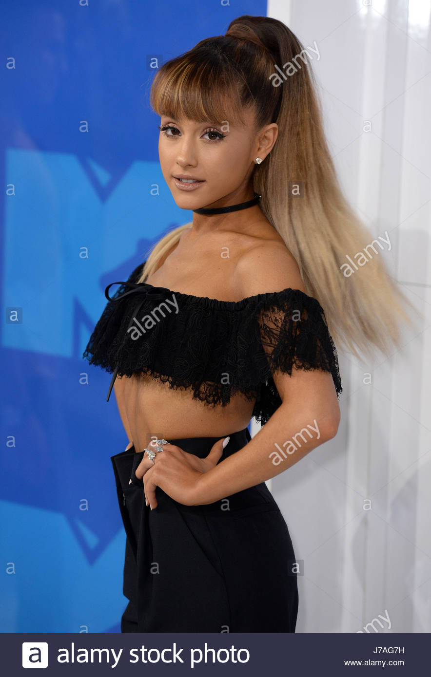 Wer ist ariana grande datieren gerade