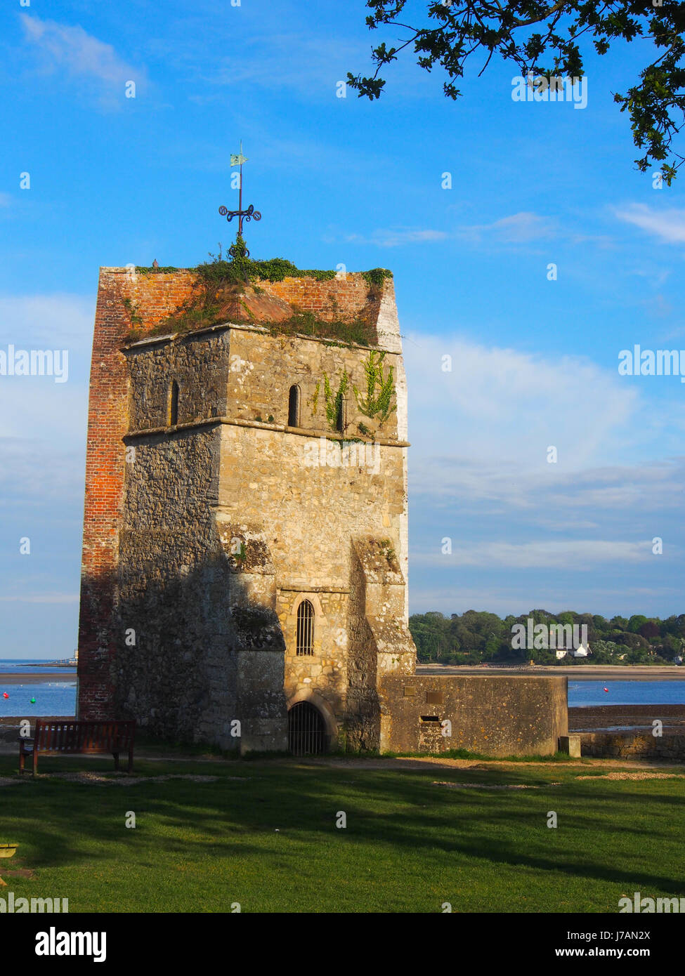 Der alte Kirchturm am St Helen's auf der Isle Of Wight, England Stockfoto