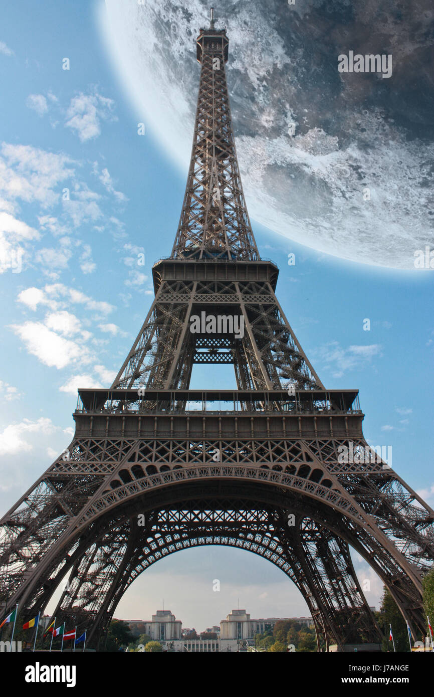 Turm Mond Europa Paris Frankreich Apokalypse Liebe verliebt verliebte sich in Liebe blaue Reise Stockfoto