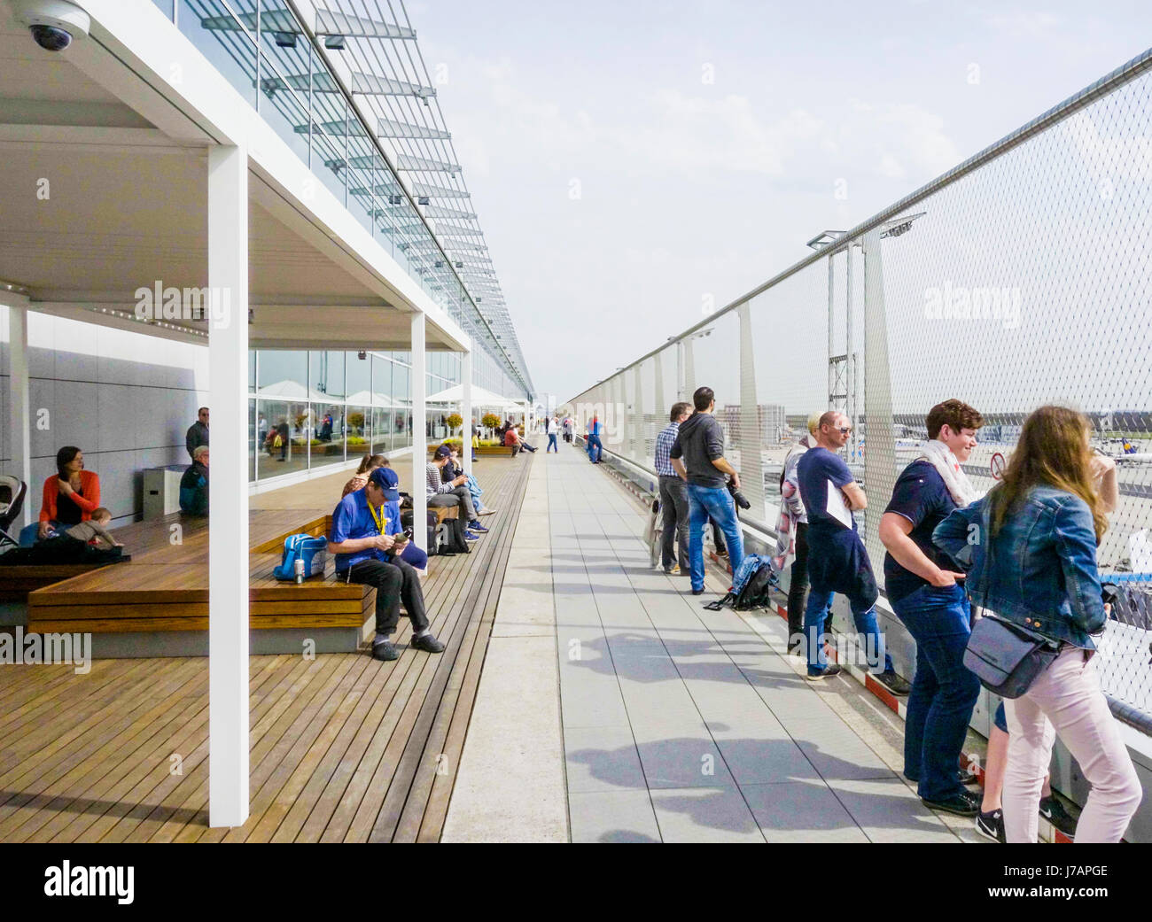 Aussichtsplattform Frankfurt Flughafen Terminal 1 www.alamy.de