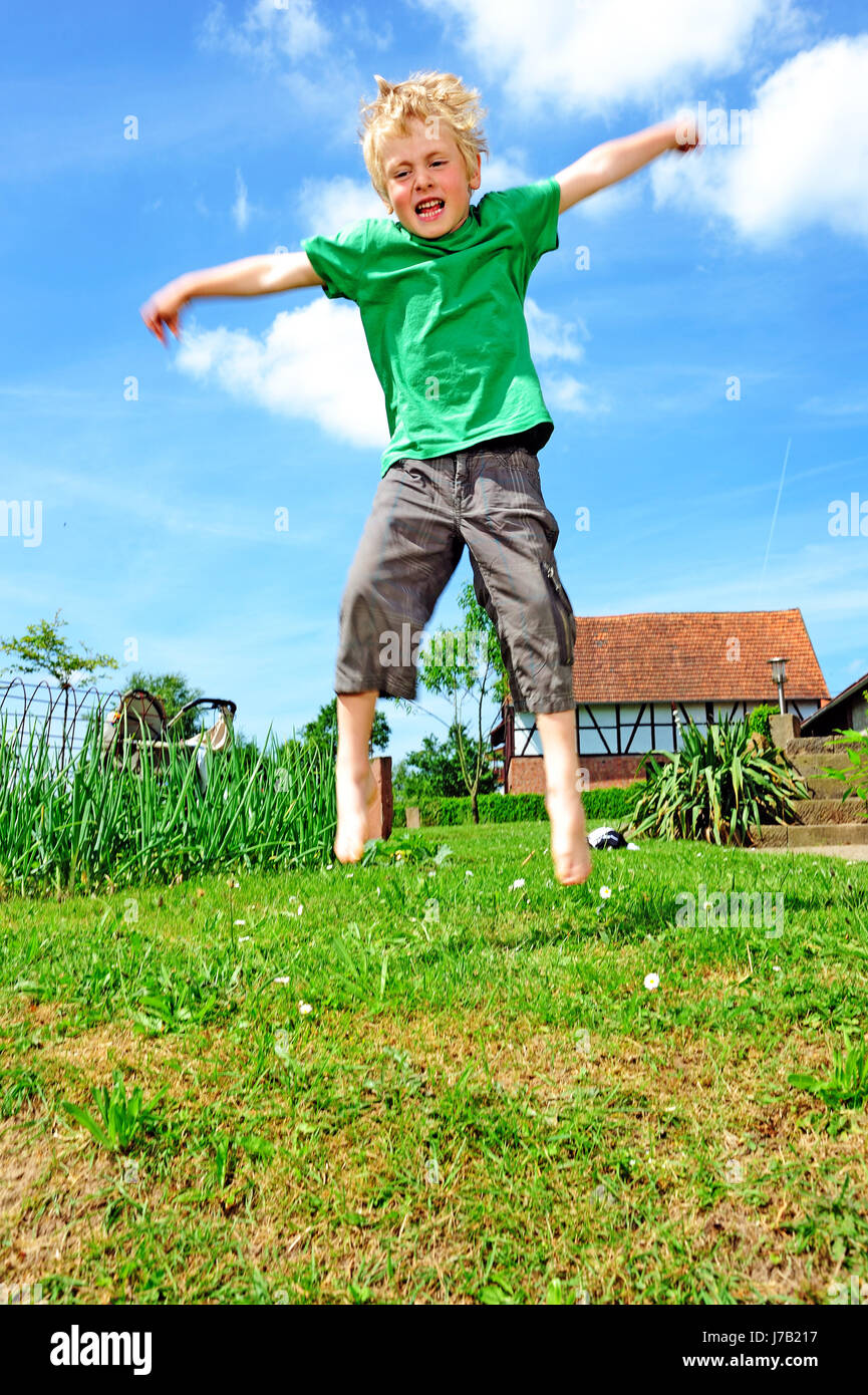 Frühling springenden Bounces Hop überspringen Frisks springen Sprung begeistert anspruchslose Stockfoto