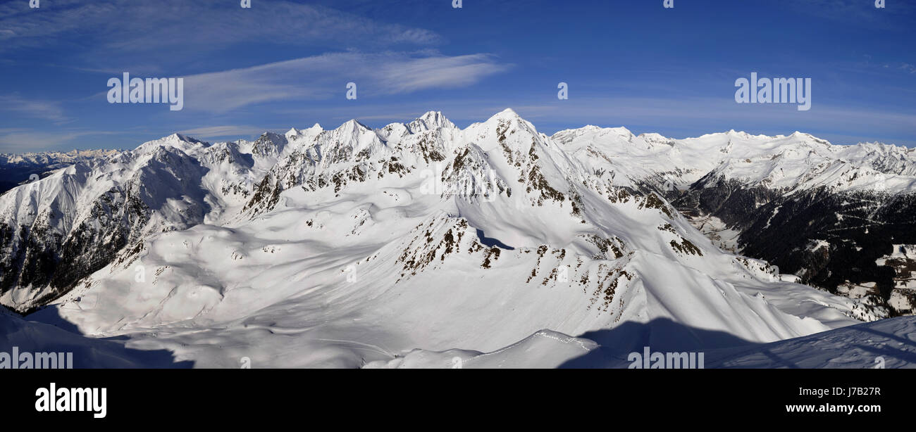 Berge Winter Alpen Tour alpine Gebirge Gesundheitsurlaub in den Bergen Stockfoto