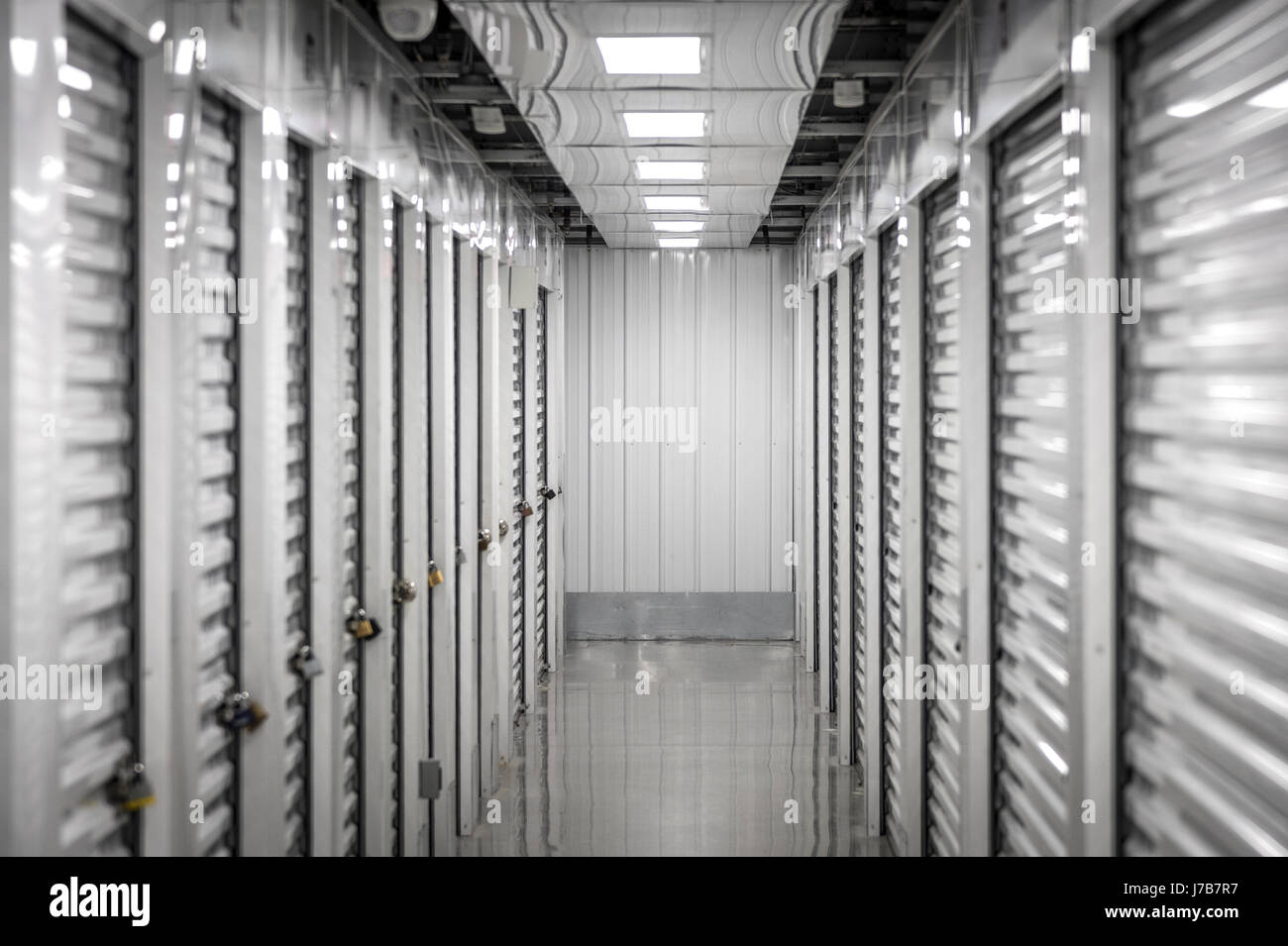 Inneren Flur des Self Storage Facility Stockfoto