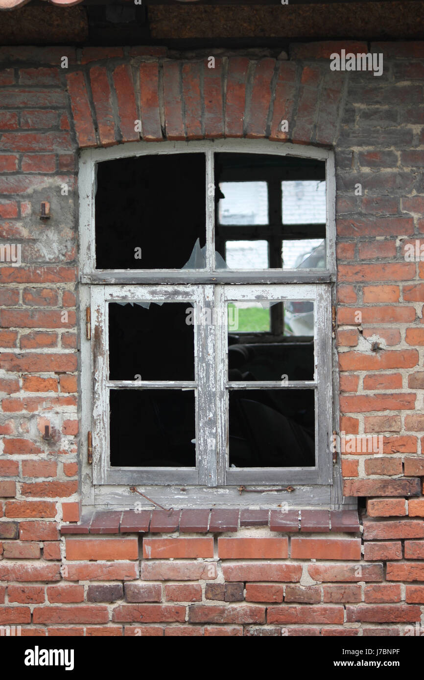 Schutz der historischen Gebäude und Denkmäler Fenster Bullauge Dachgaube Stockfoto