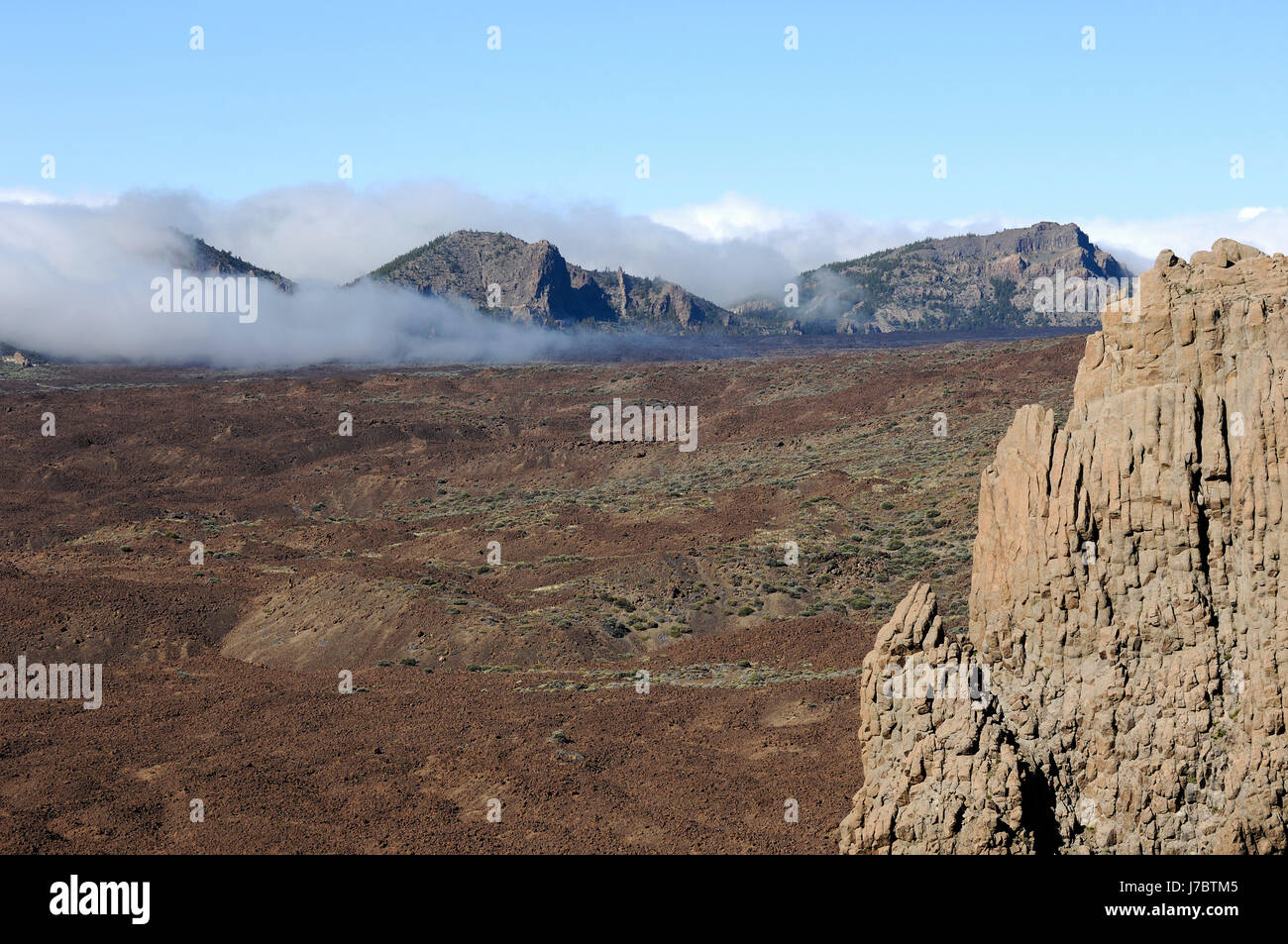 Berglandschaft Teneriffa Spanien Grn Gras Berge Vulkan Berglandschaft teneriffa Stockfoto