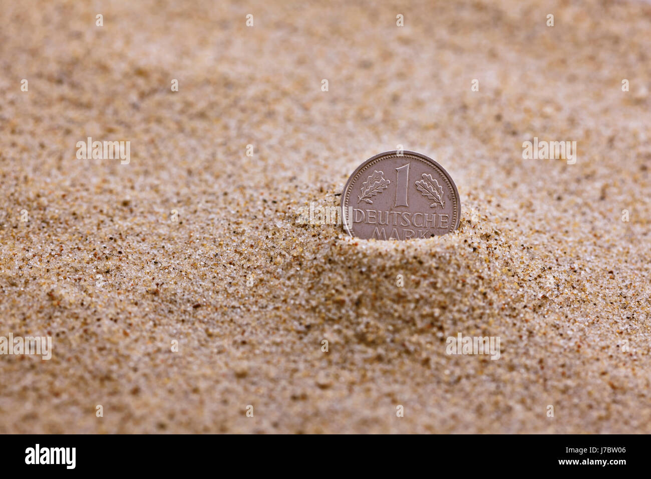 d-Mark in den Sand gesetzt... Stockfoto