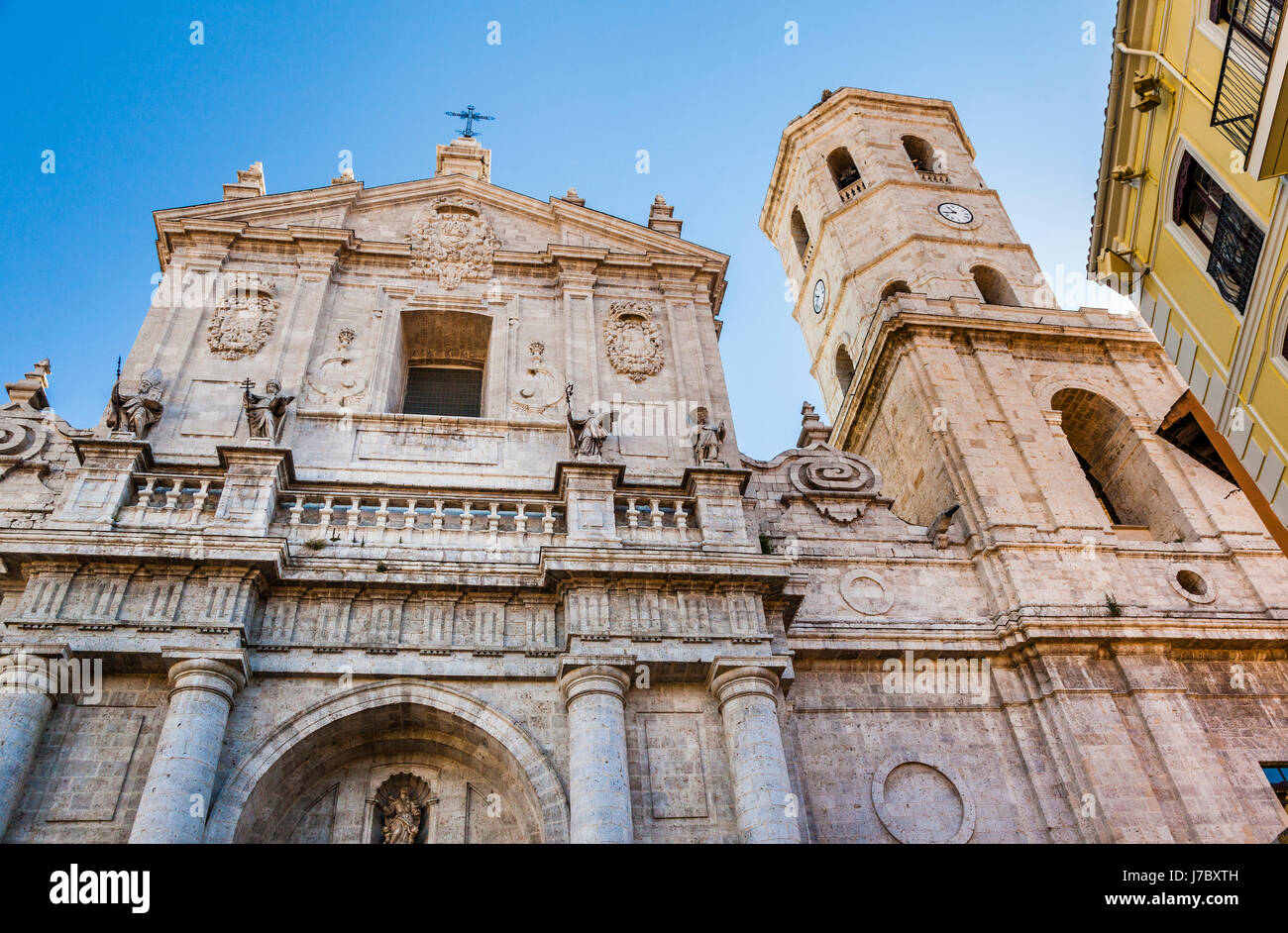 Spanien, Kastilien und Leon, Valladolid, Hauptfassade der Kathedrale von Valladolid, Kathedrale Notre-Dame der Heiligen Himmelfahrt Stockfoto