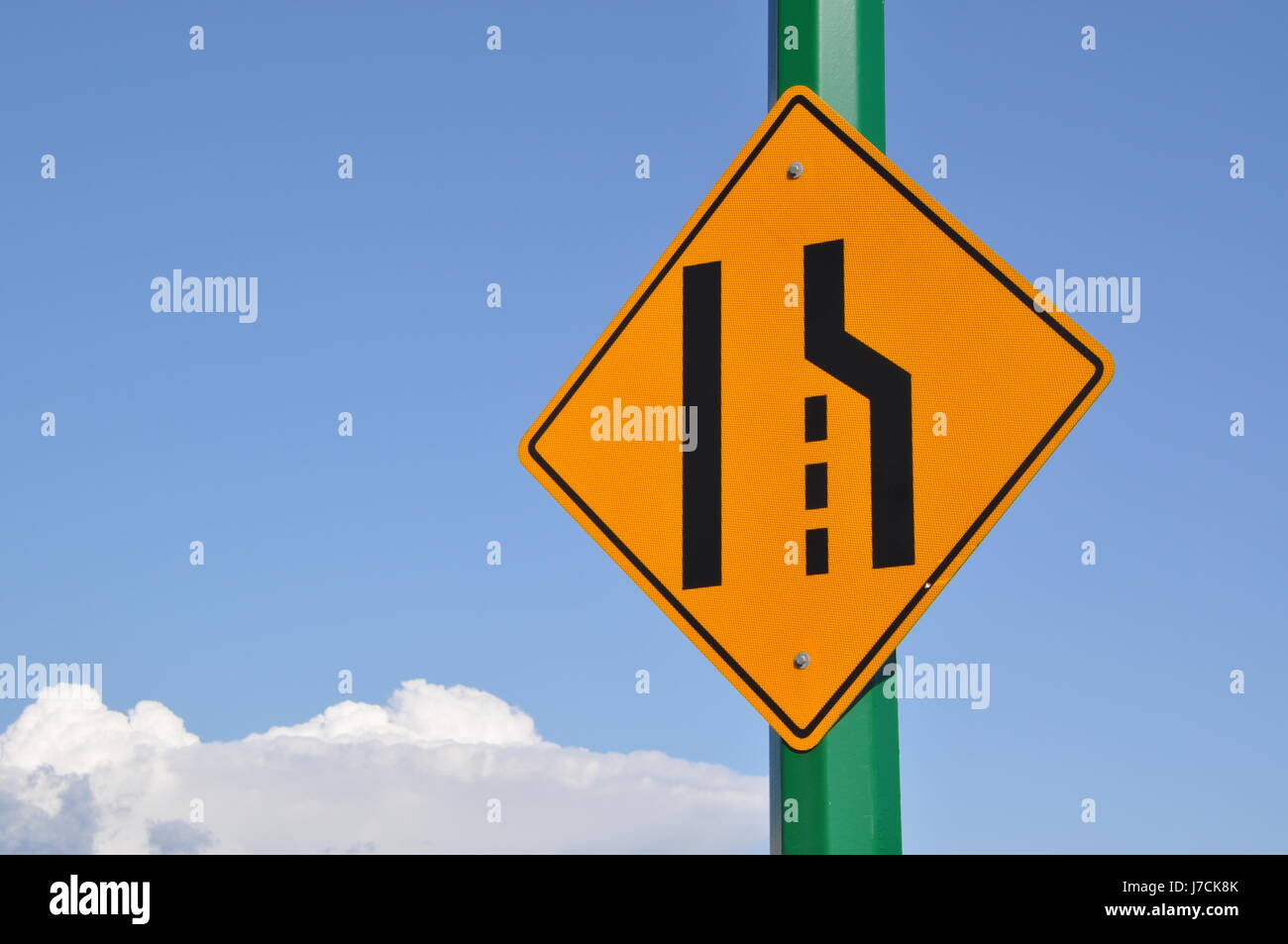 Motorway Merge Sign Stockfotos und -bilder Kaufen - Alamy