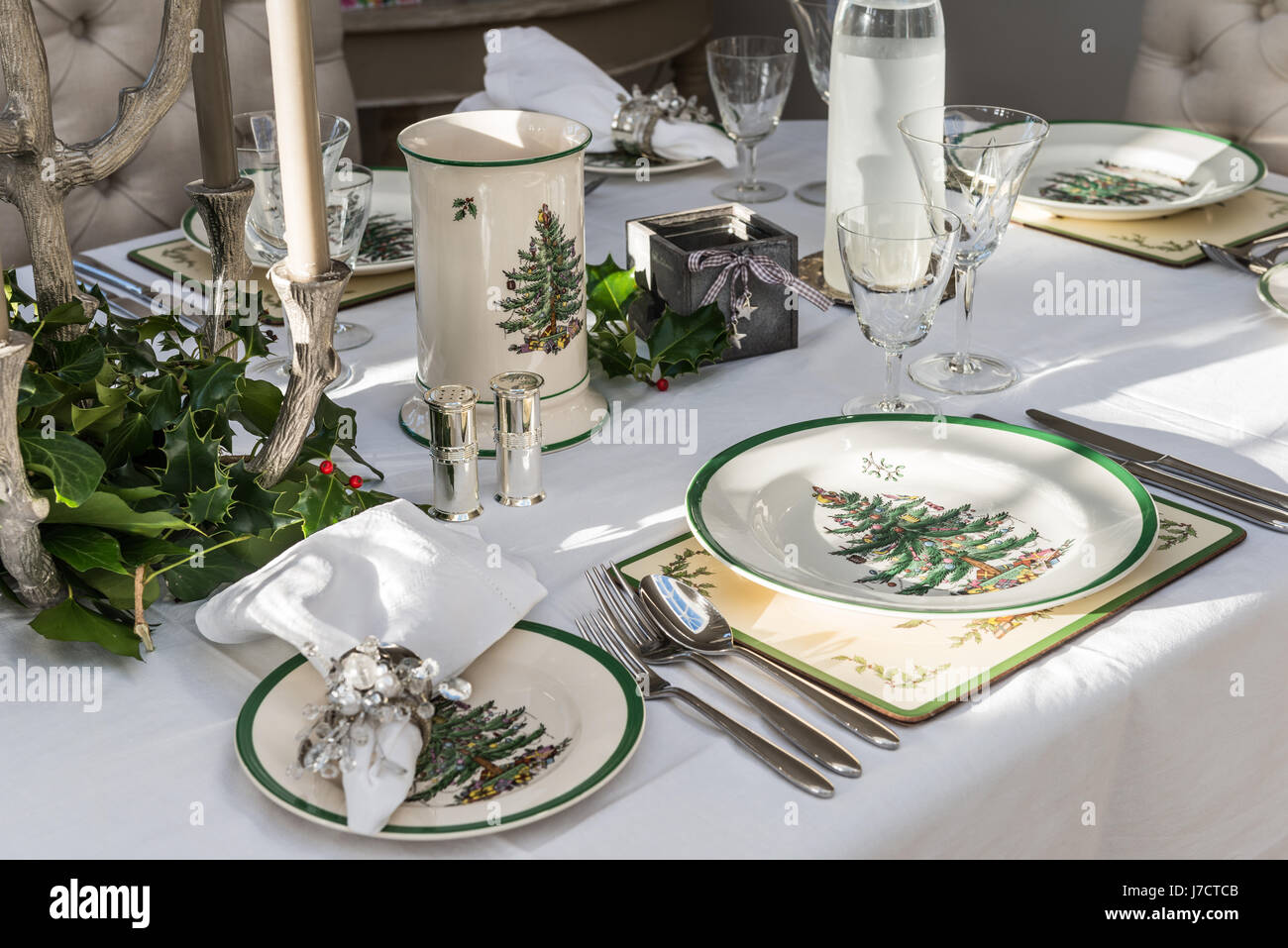 Weihnachten Esszimmer, Tisch Detail im 18. Jahrhundert Georgian home Stockfoto