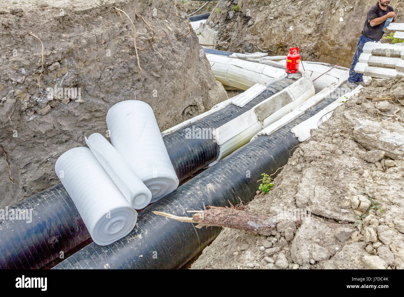 Isolierte Rohrleitung, Blasrohr Gasbrenner Heizung für das Schmelzen von  Styropor Wärmeschutz Inverkehrbringen von Geräten Stockfotografie - Alamy