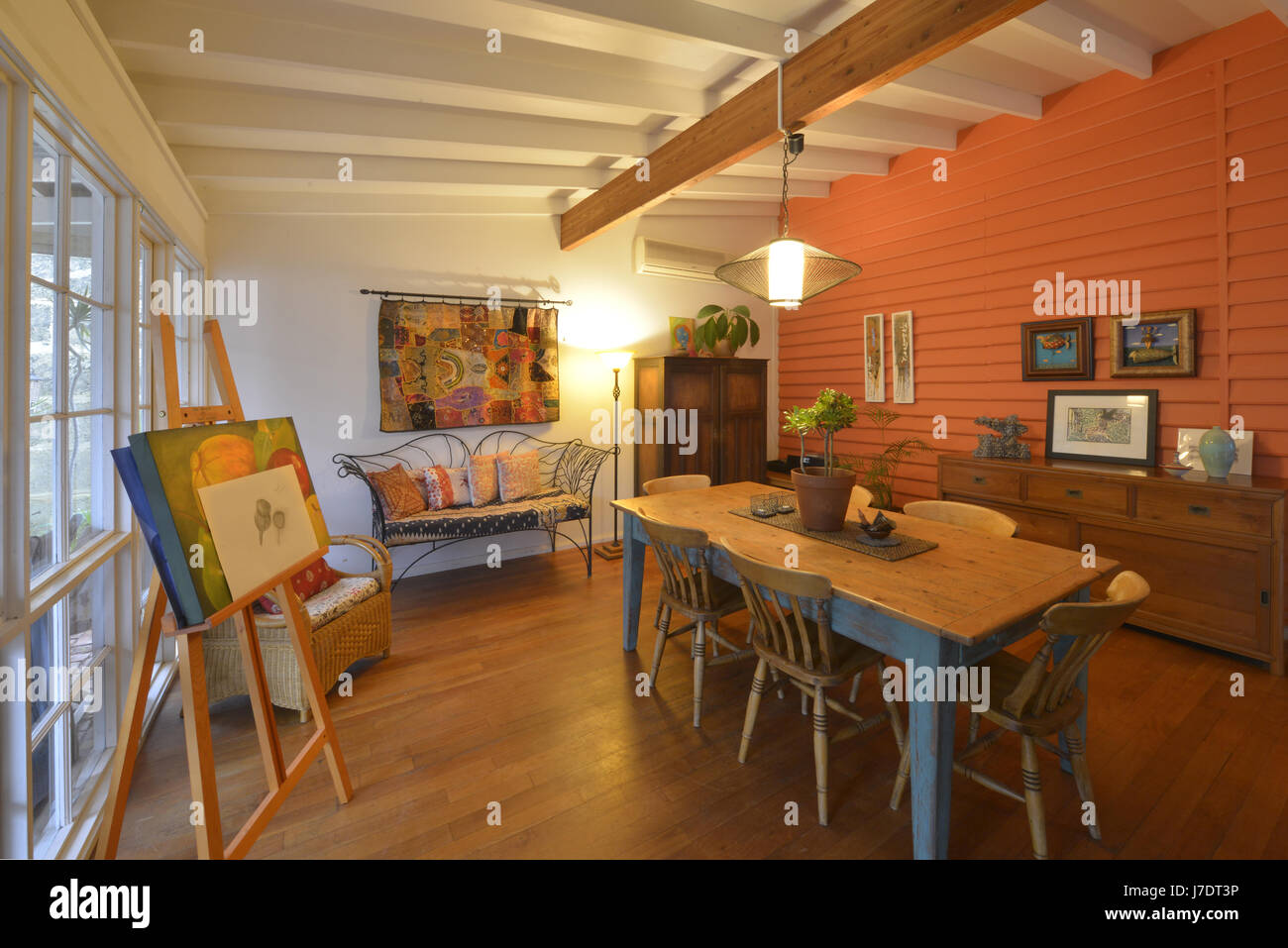 Typische, das um die Jahrhundertwende home, mit Holztäfelung, in Fremantle, Western Australia. Stockfoto