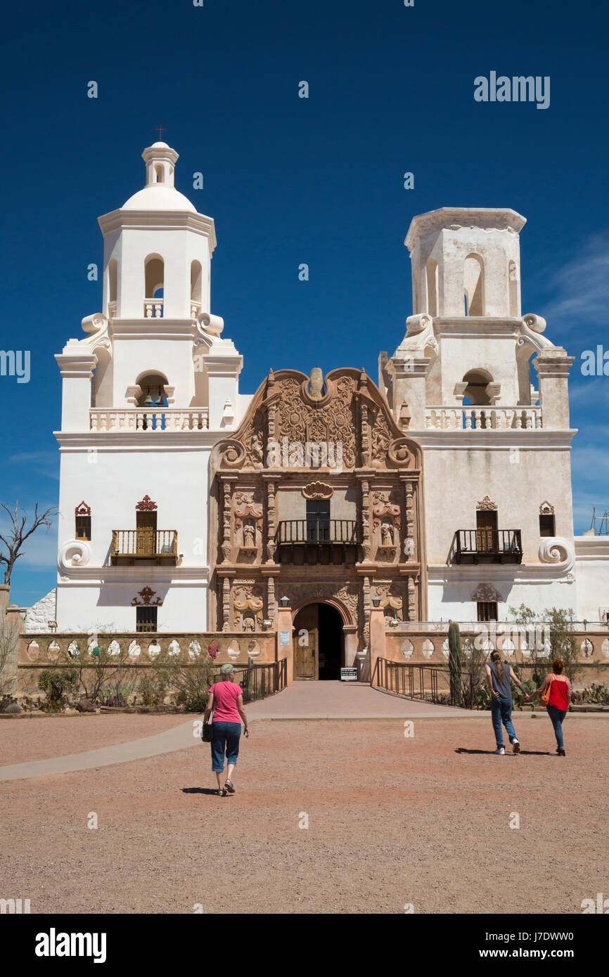 Tucson, Arizona - Mission San Xavier del Bac auf der Tohono O' odham Nation. Die Mission wurde die Spanier im Jahre 1692; Das heutige Gebäude stammt Stockfoto
