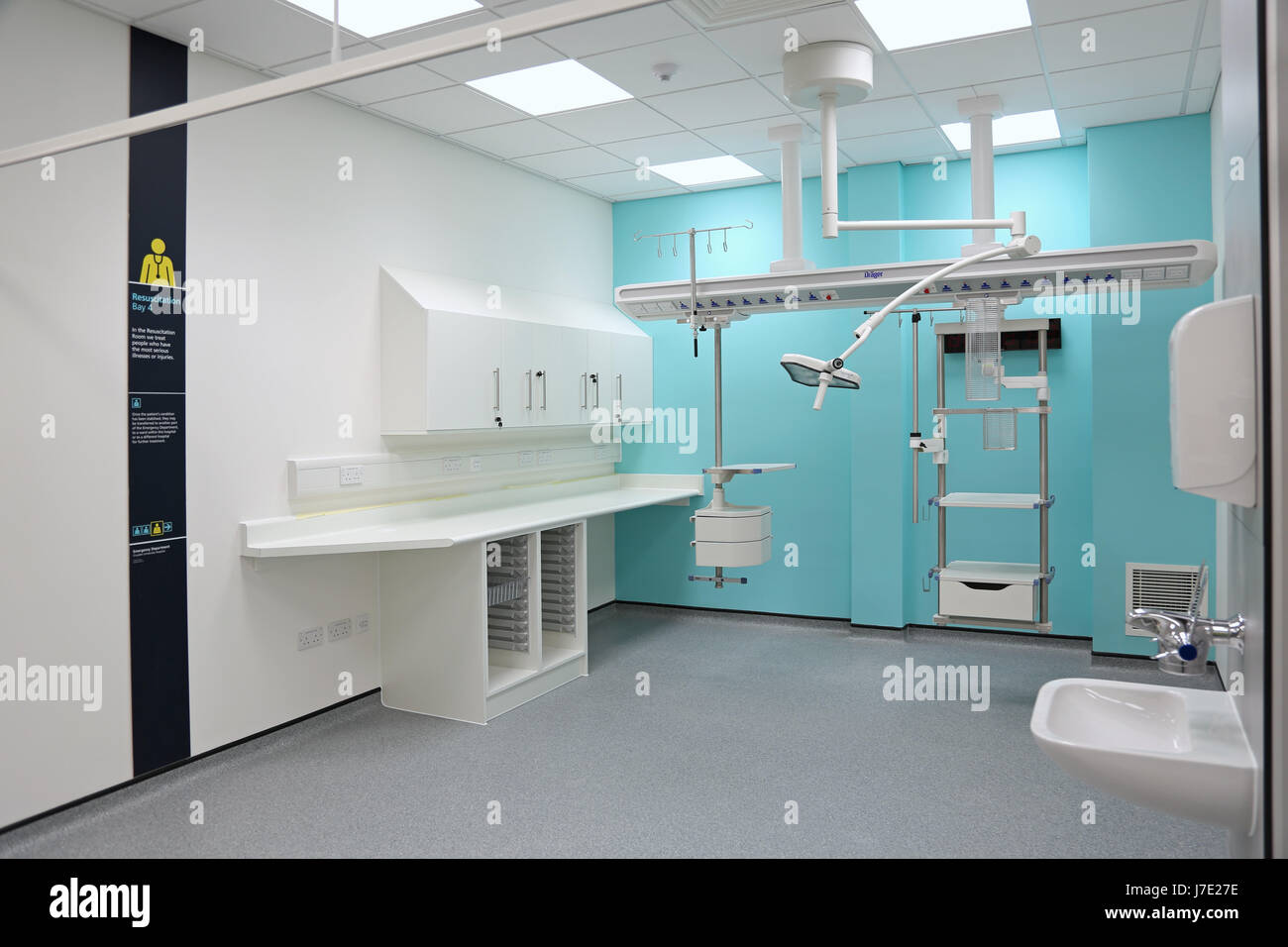 Innenansicht der neu abgeschlossenen A&E Unit bei Croydon University Hospital, London, UK. Vor dem Öffnen angezeigt. Stockfoto