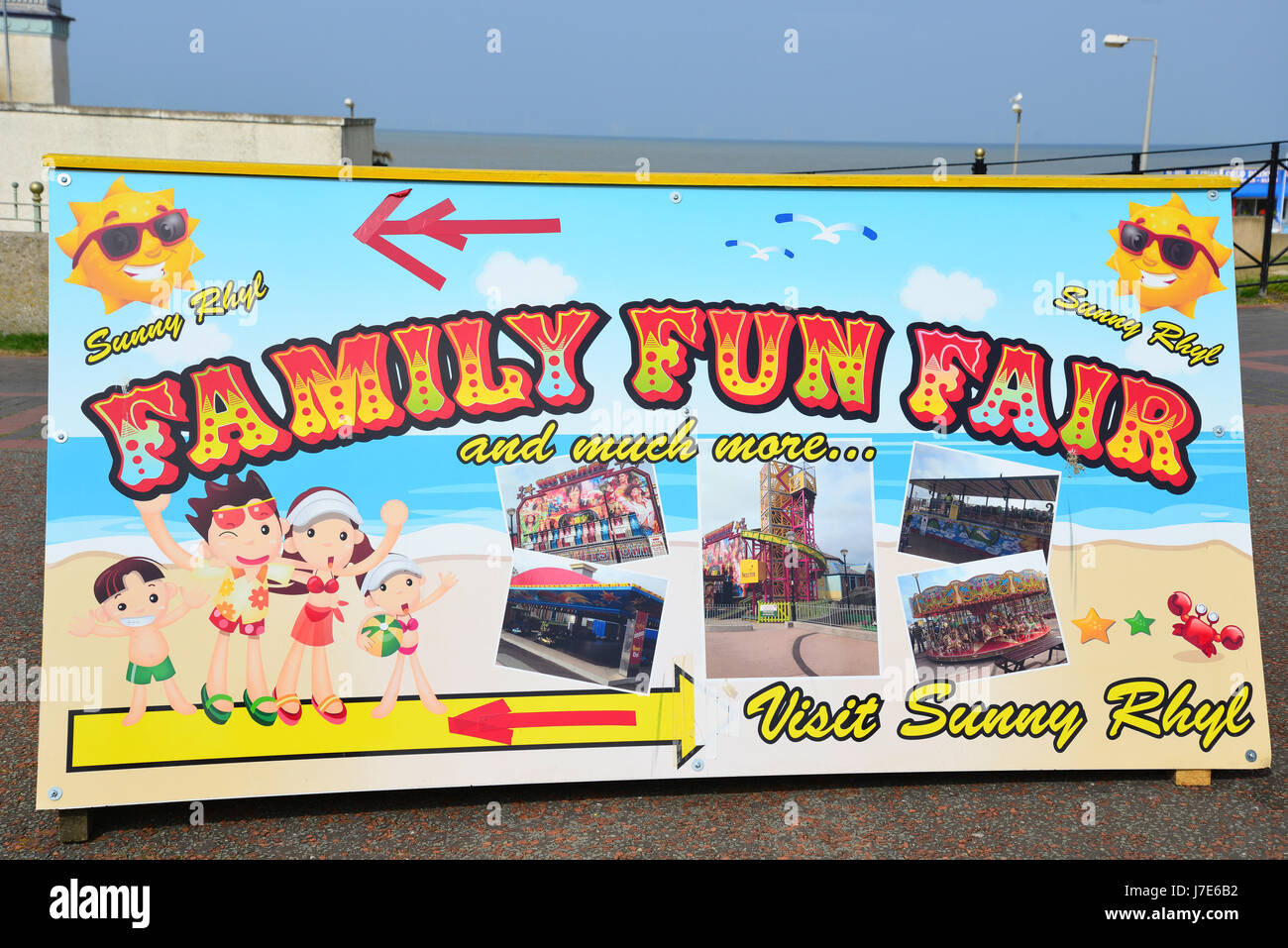 Familie Kirmes-Banner, Ocean Plaza, Rhyl (Y Rhyl), Denbighshire (Sir Ddinbych), Wales, Vereinigtes Königreich Stockfoto