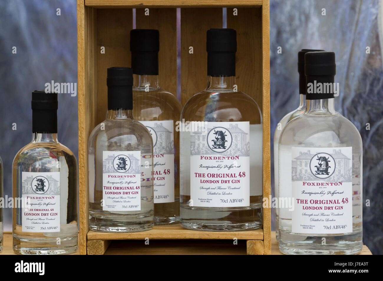 Flaschen des ursprünglichen 48 Foxdenton London Dry Gin Stockfoto