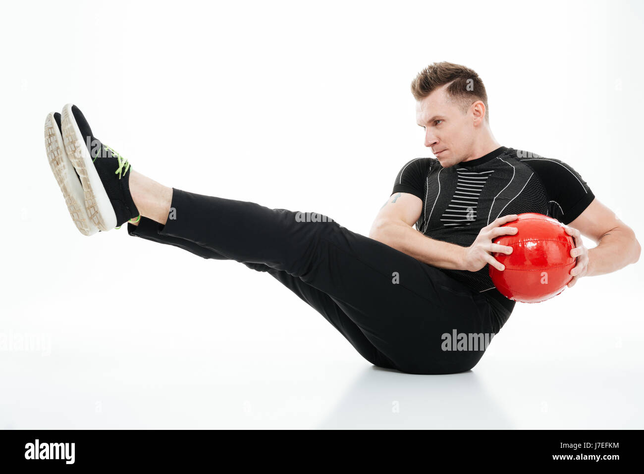 Voller Lange Portrat Eines Schone Gesunde Sportler Bauch Ubungen Mit Gewicht Ball Isoliert Auf Weissem Hintergrund Stockfotografie Alamy