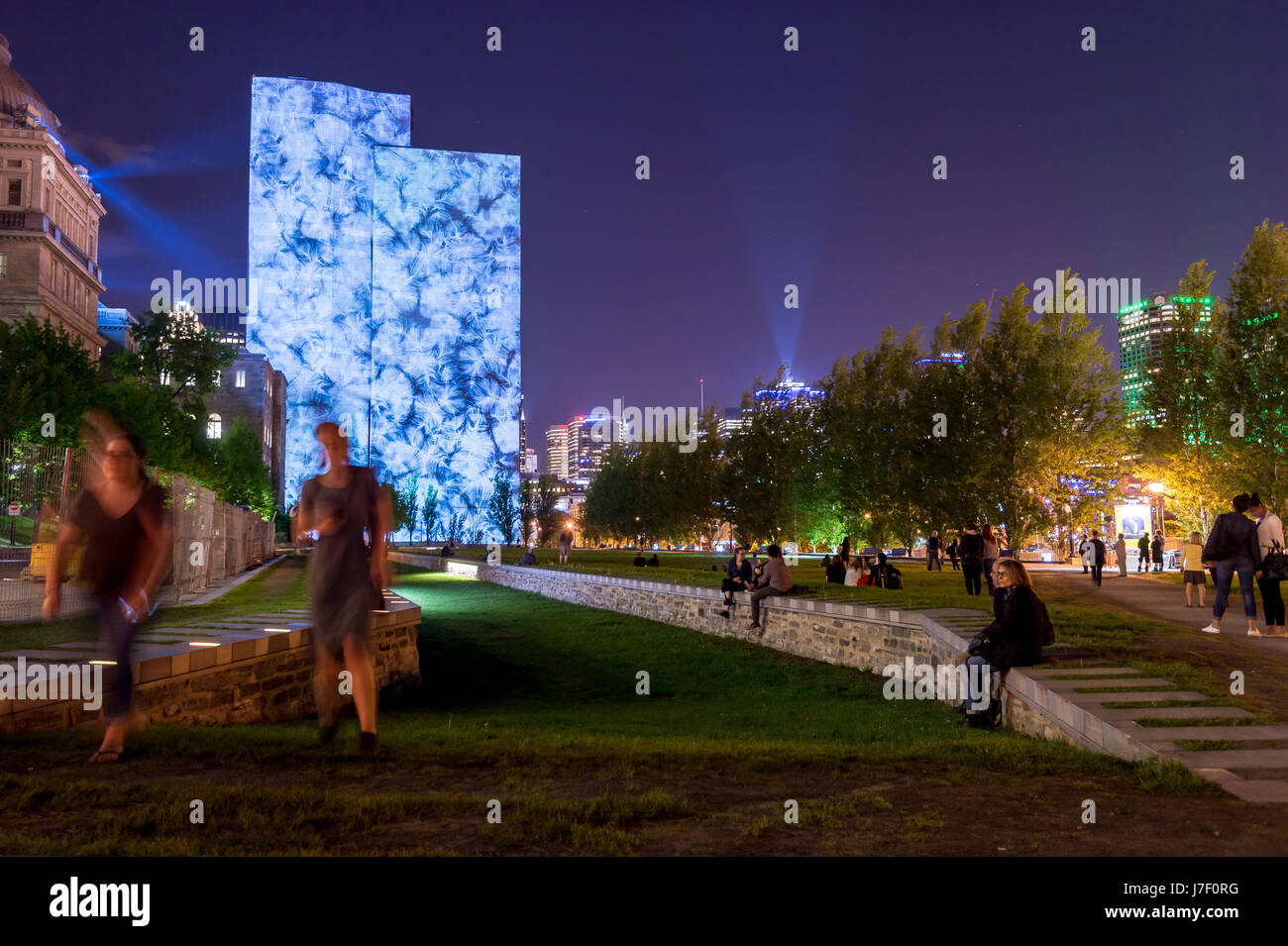 Montreal, Kanada. 24. Mai 2017.  Cité Mémoires Grand Tableau an den Wänden des Montreal Court House (Champ-de-Mars). Cité Mémoire verfügt über 20 Multimedia-Tableaus erzählt die Geschichte von Montreal. Bildnachweis: Marc Bruxelle/Alamy Live-Nachrichten Stockfoto