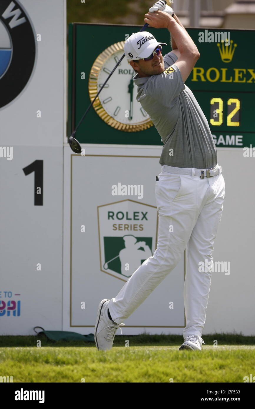 Virginia Water, Surrey, UK. 25. Mai 2017. Bernd Wiesberger am ersten Abschlag zu Beginn der BMW PGA Golf Championship in Wentworth Club Credit: Motofoto/Alamy Live News Stockfoto