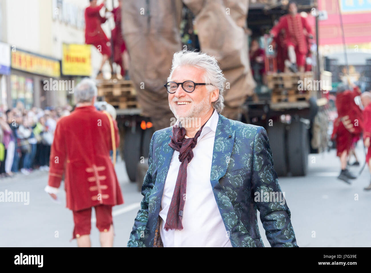 Montreal, CA - 20. Mai 2017: Gilbert Rozon, Kommissar für Feiern von Montreal 375-jährigen Jubiläum während einer Performance von Royal de Luxe "Riesen" Stockfoto