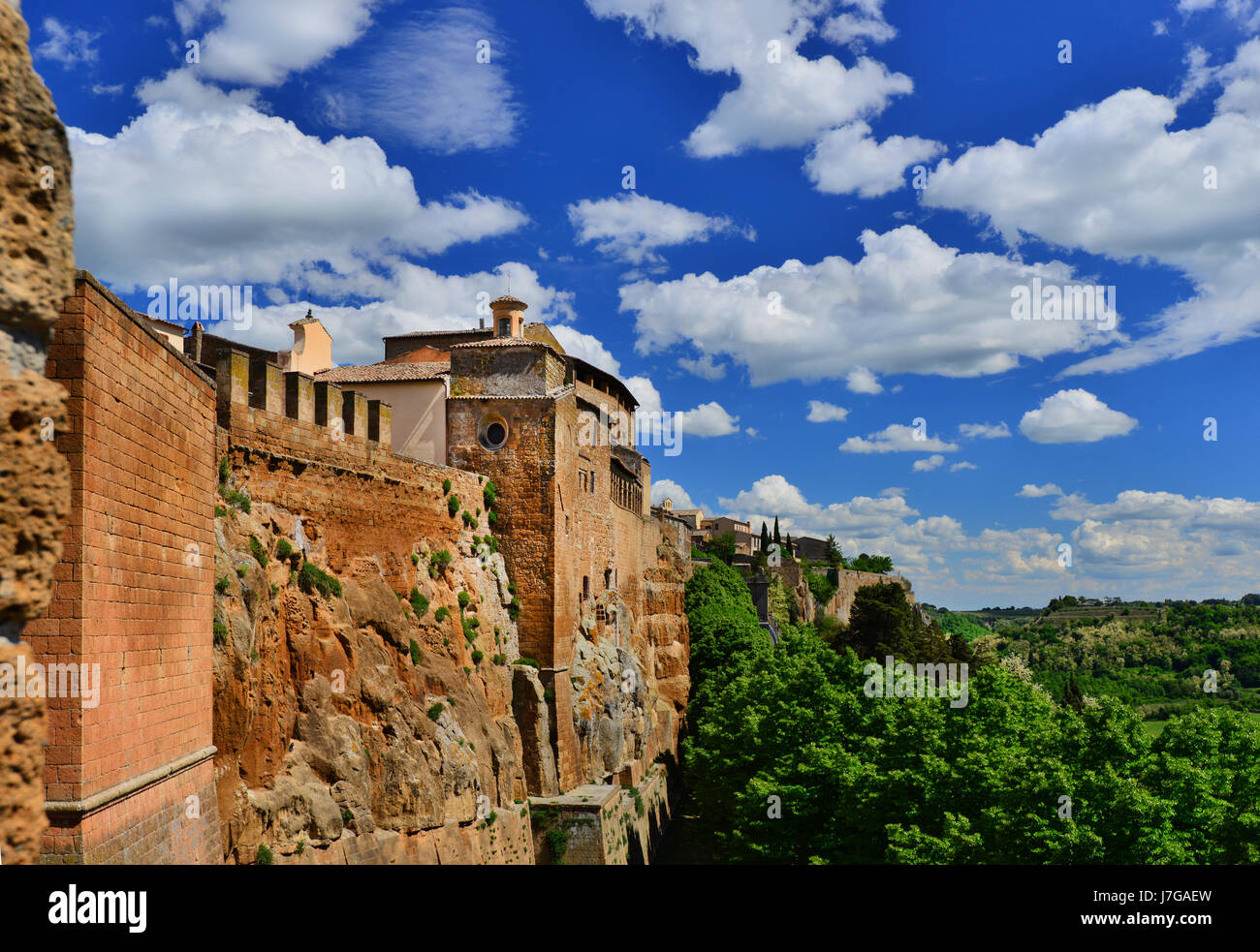 Orvieto antiken mittelalterlichen Stadtmauern und Landschaft panorama Stockfoto