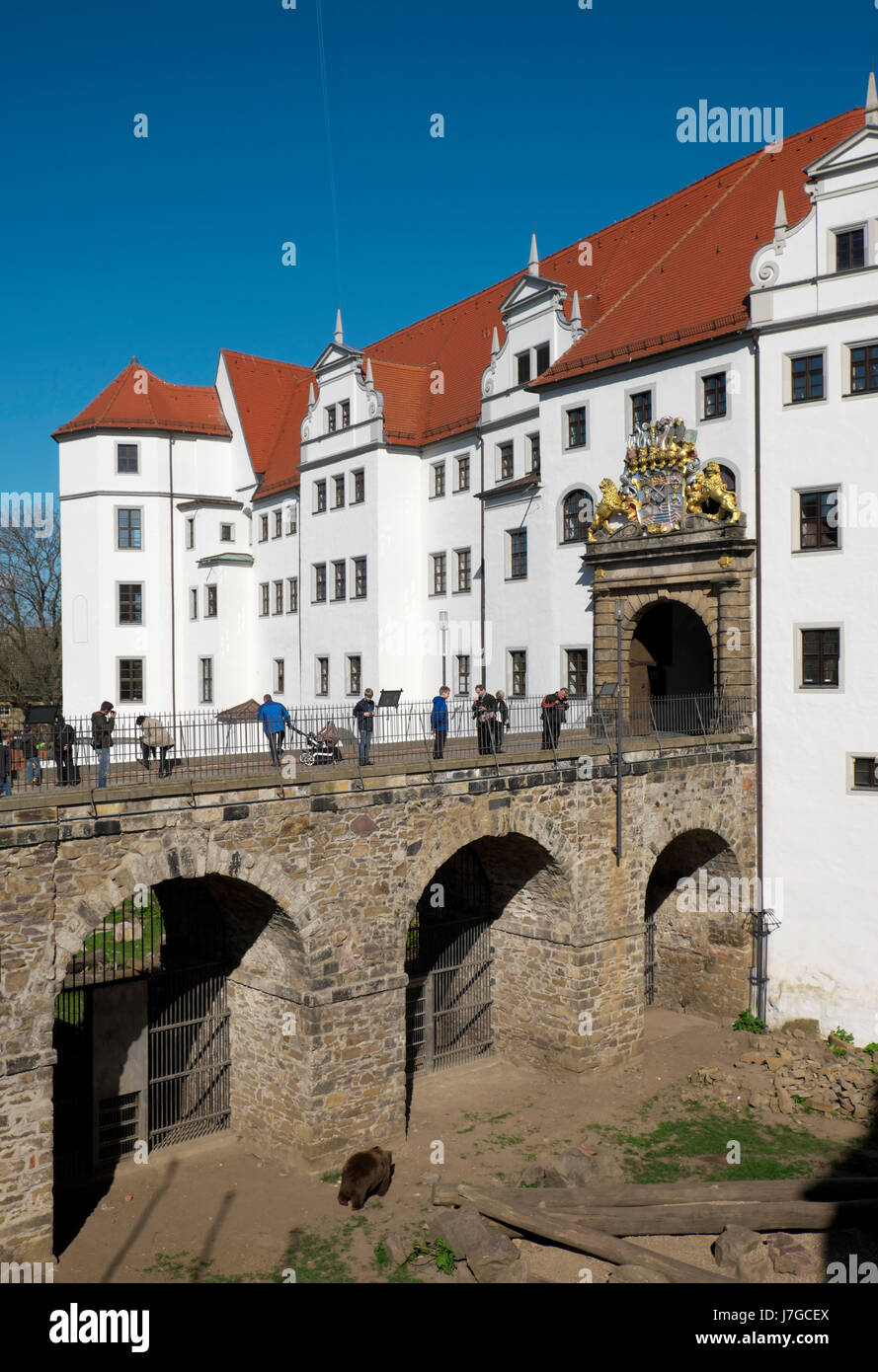 Bärengraben, Schlossbrücke, Schloss Schloss Hartenfels Luther Trail, Torgau, Sachsen, Deutschland Stockfoto
